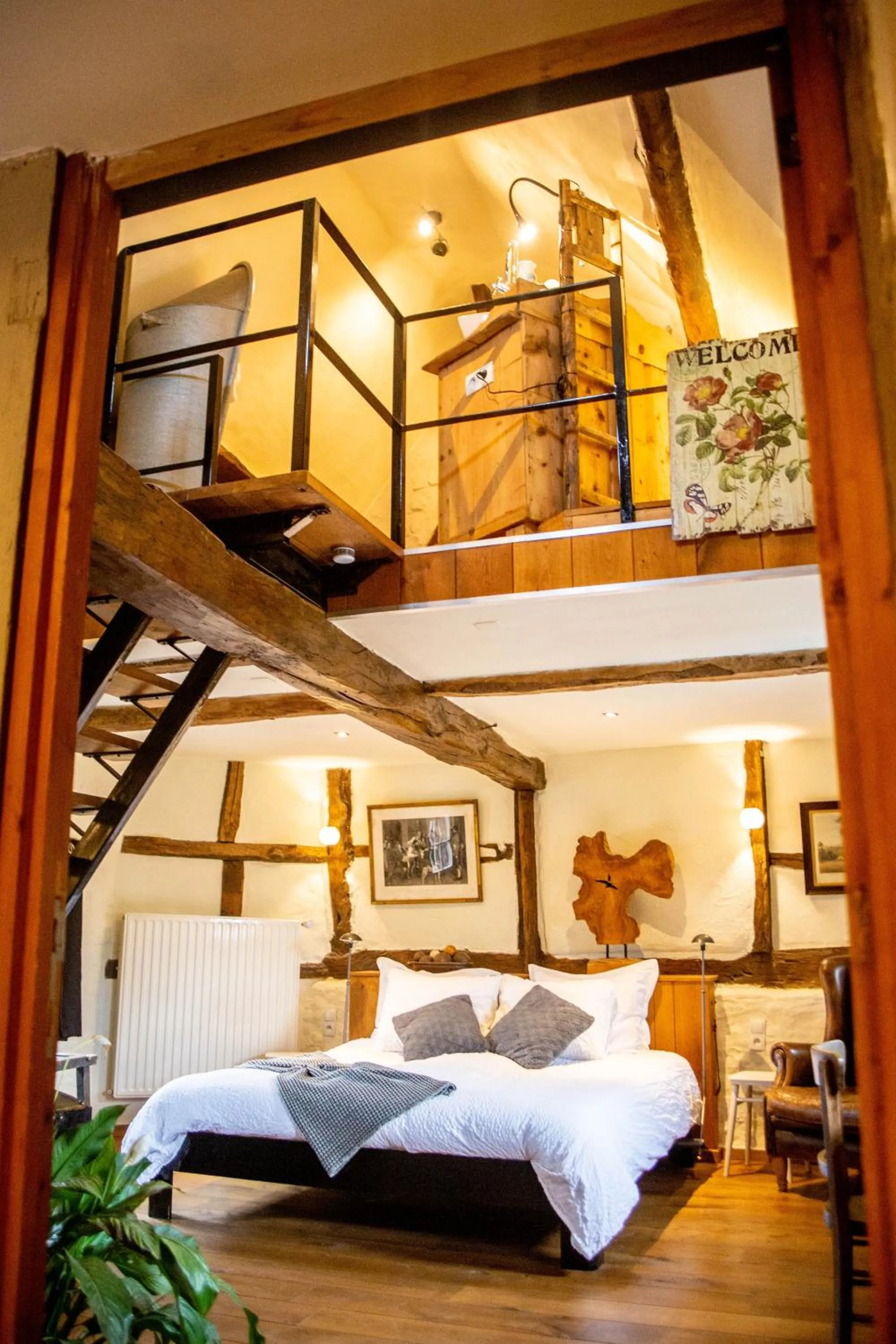 Bed in Een vleugje wellness in de Voerstreek - Bed & Brocante Onder de Poort