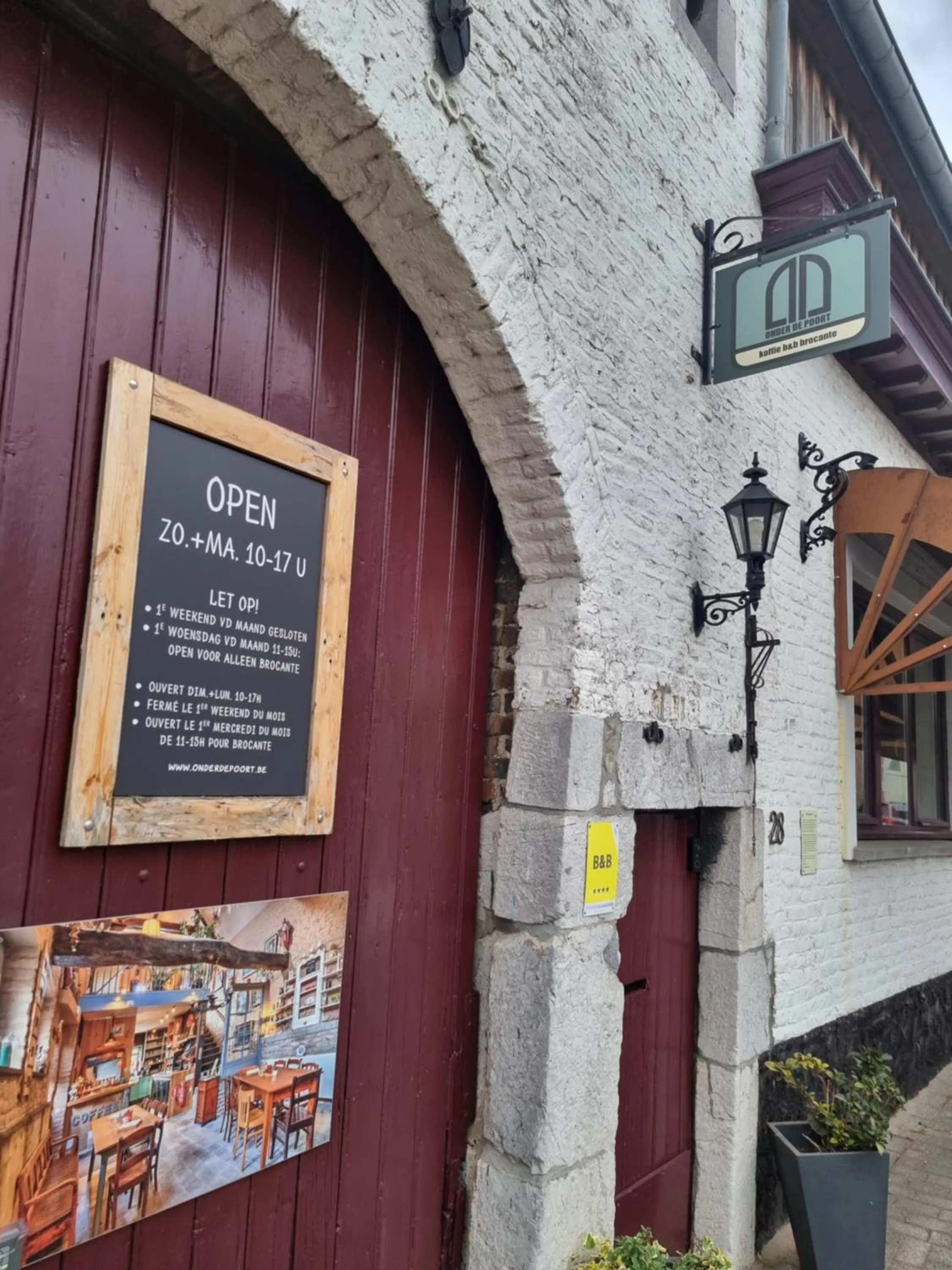 Facade/entrance in Een vleugje wellness in de Voerstreek - Bed & Brocante Onder de Poort