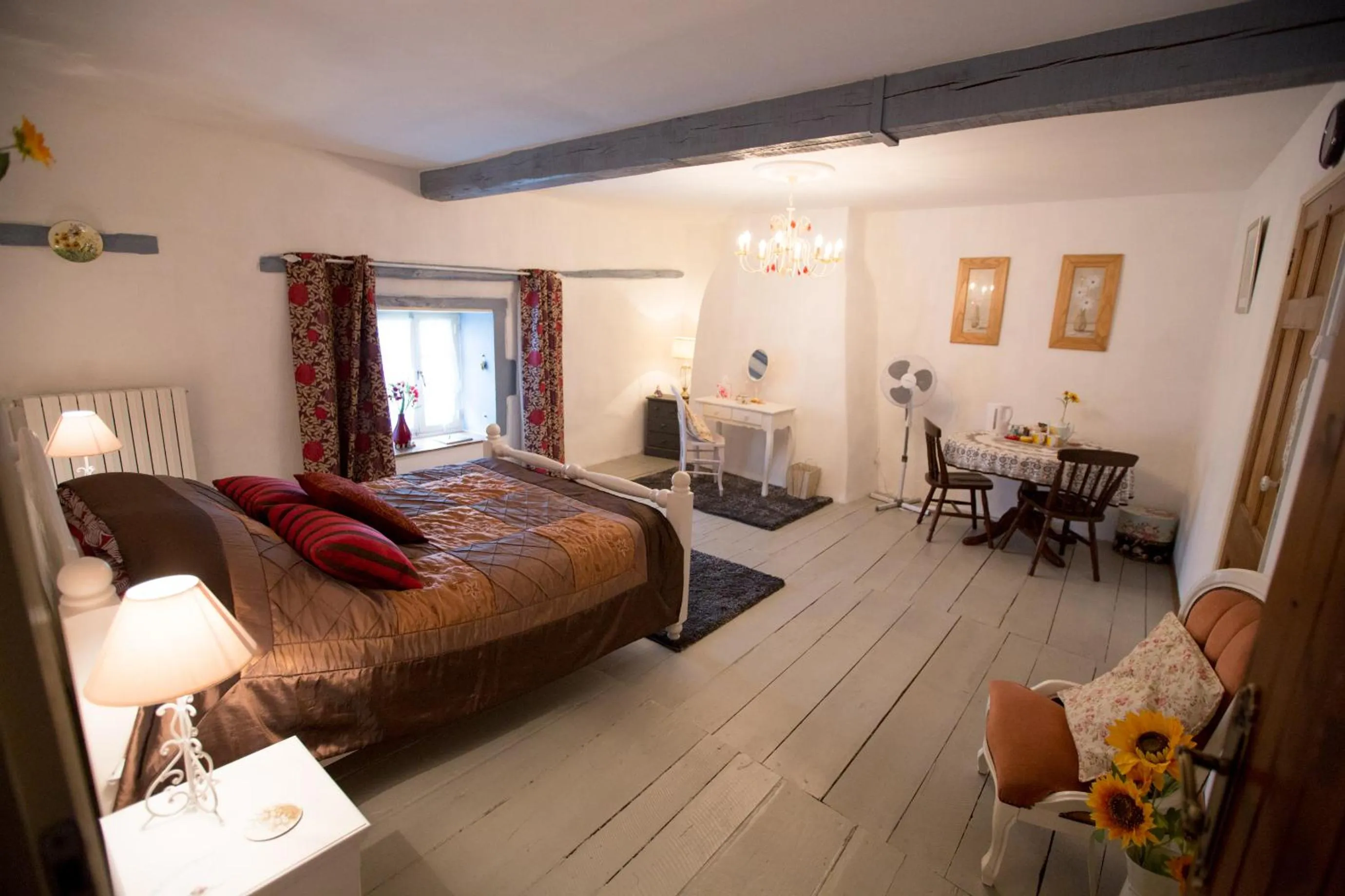 Bed in La Maison Des Fleurs