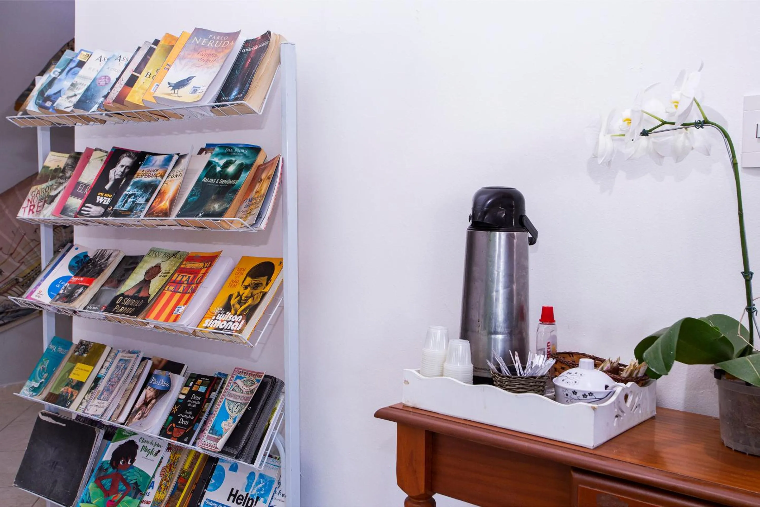 Seating area in Pousada Castelinho