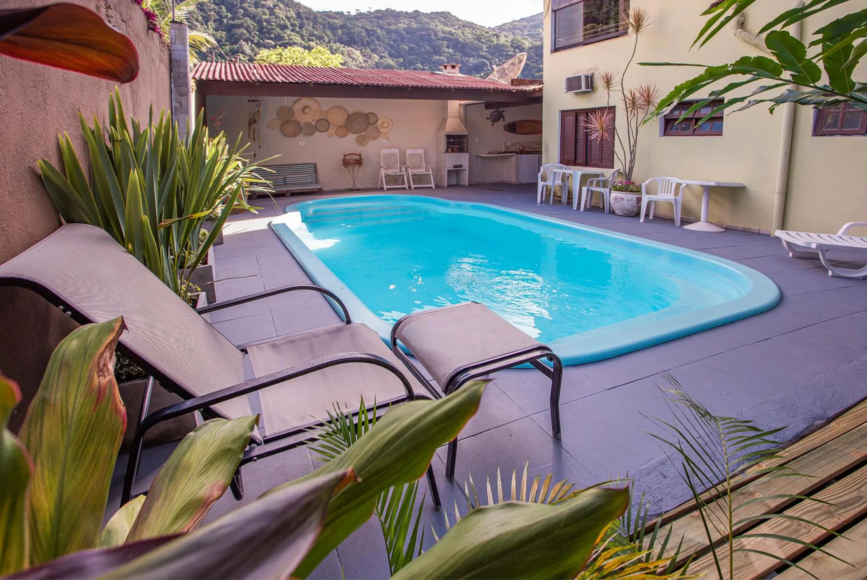 Swimming pool in Pousada Castelinho