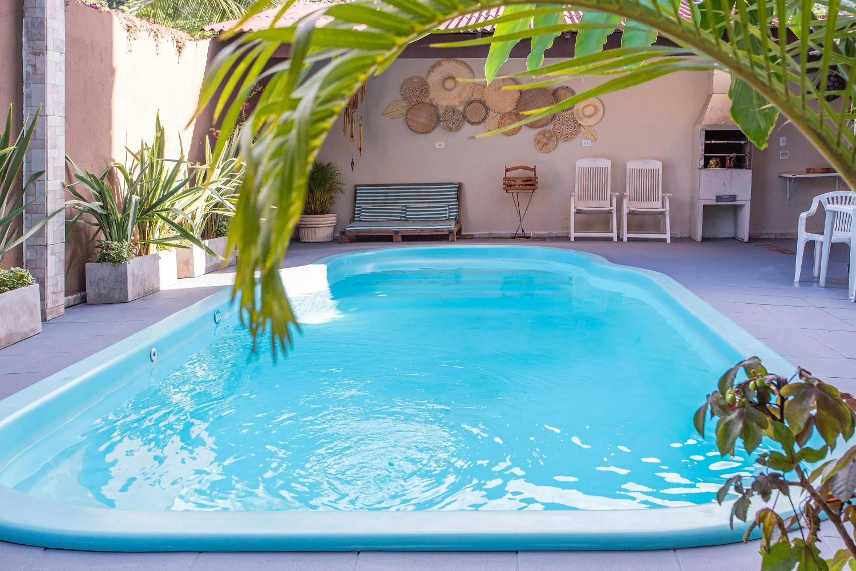 Swimming pool in Pousada Castelinho