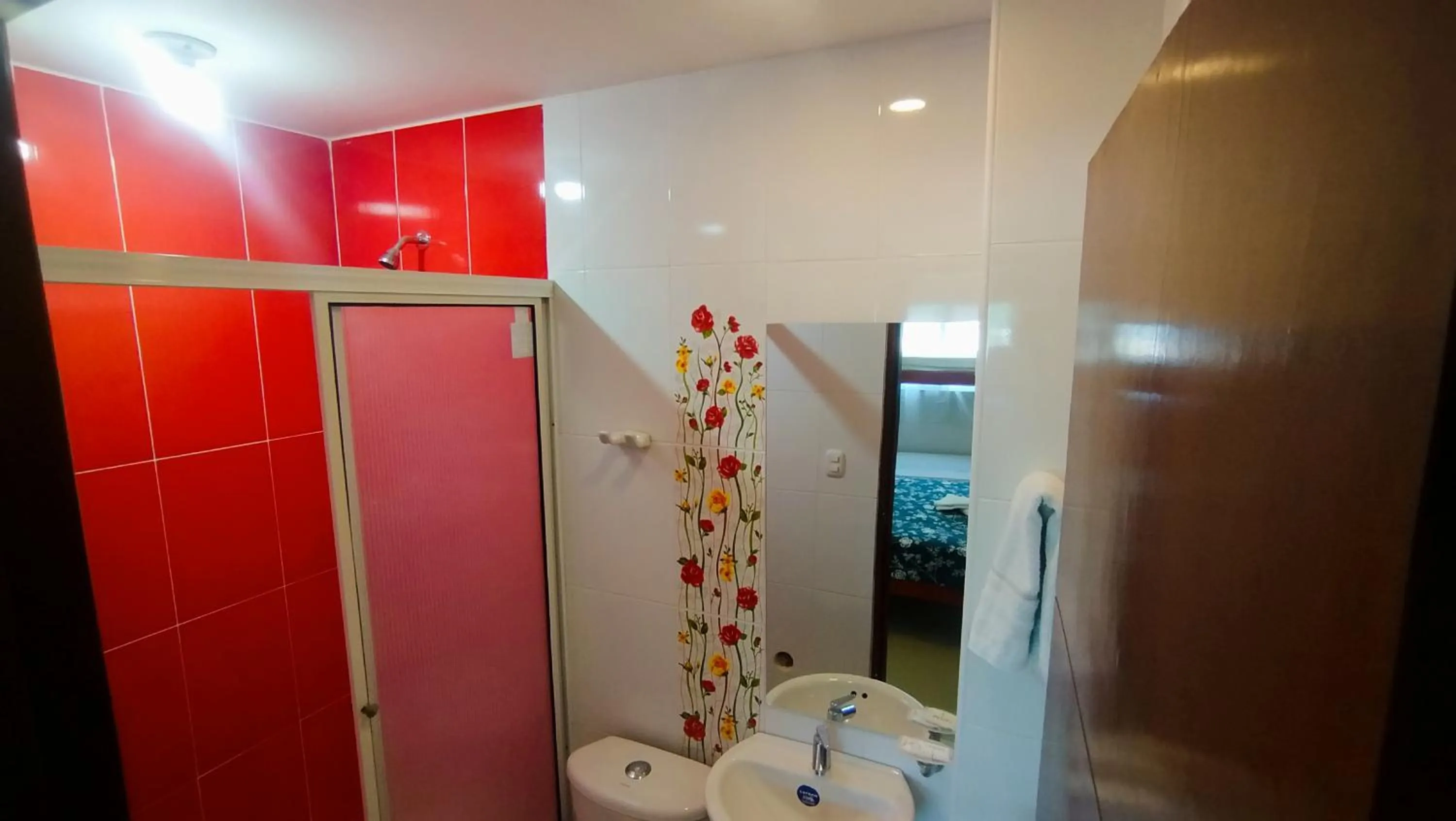 Shower in Casa Luna Hotel