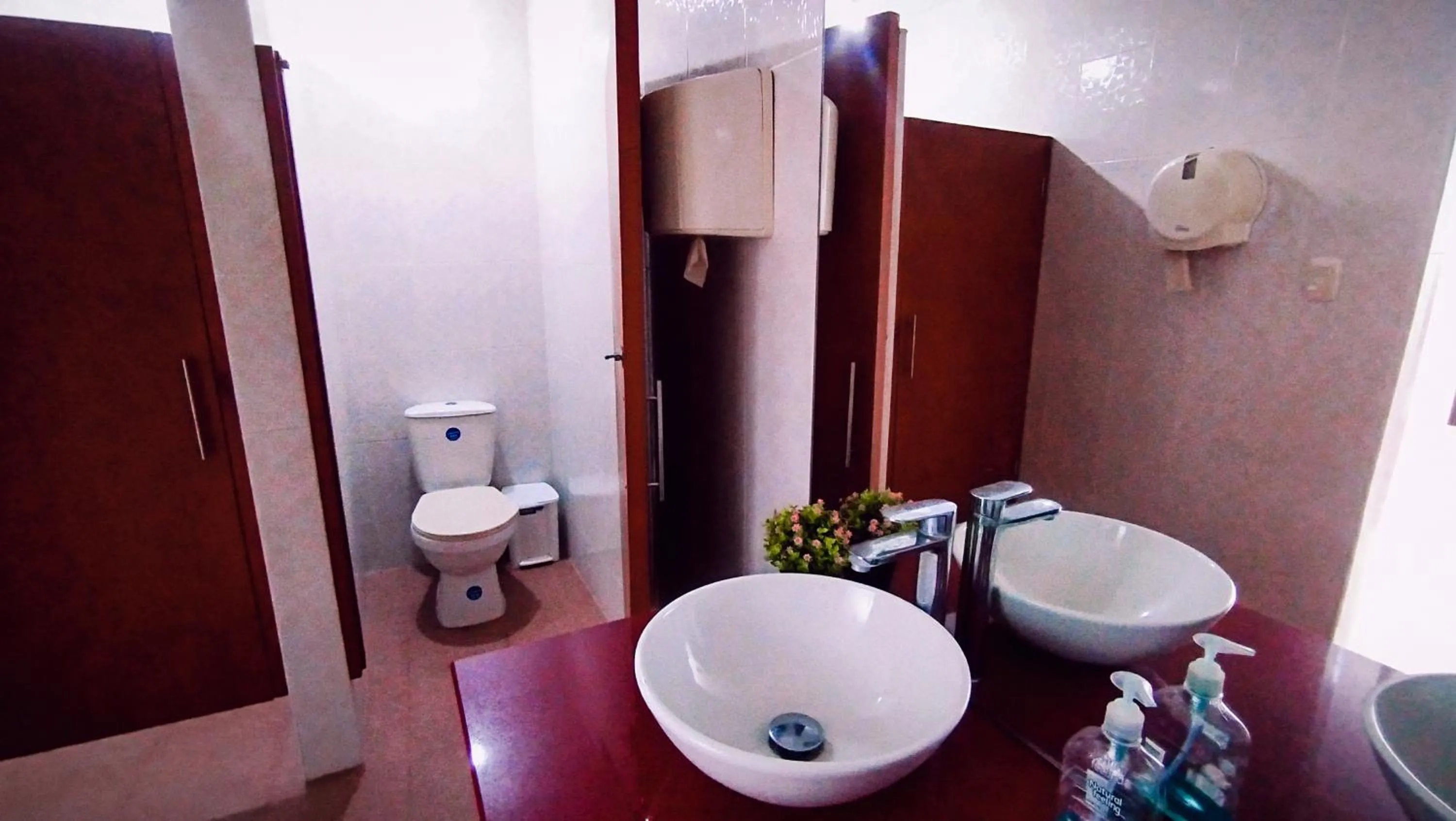 Toilet in Casa Luna Hotel