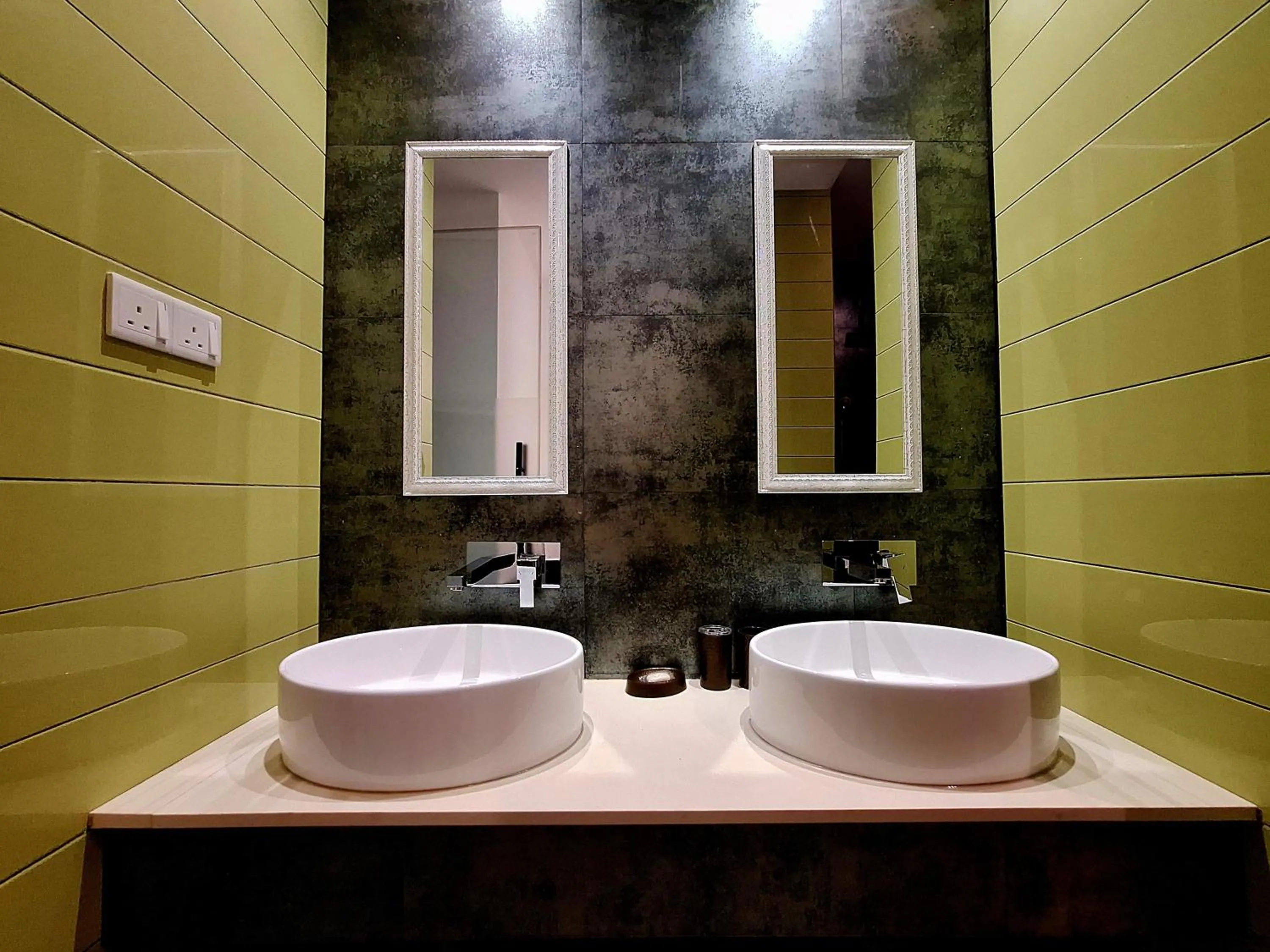Bathroom in X Mirissa