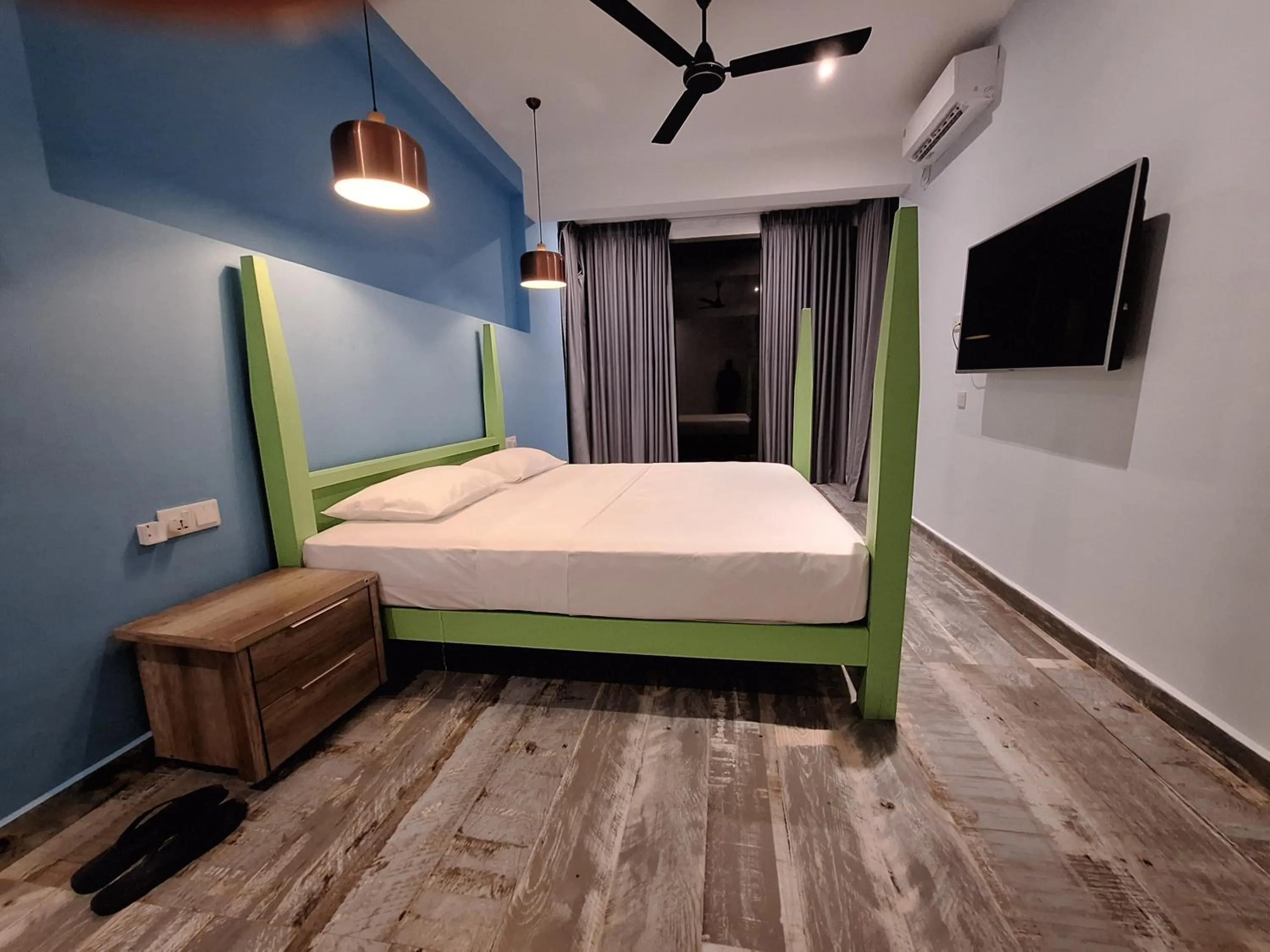 Bedroom, Bed in X Mirissa