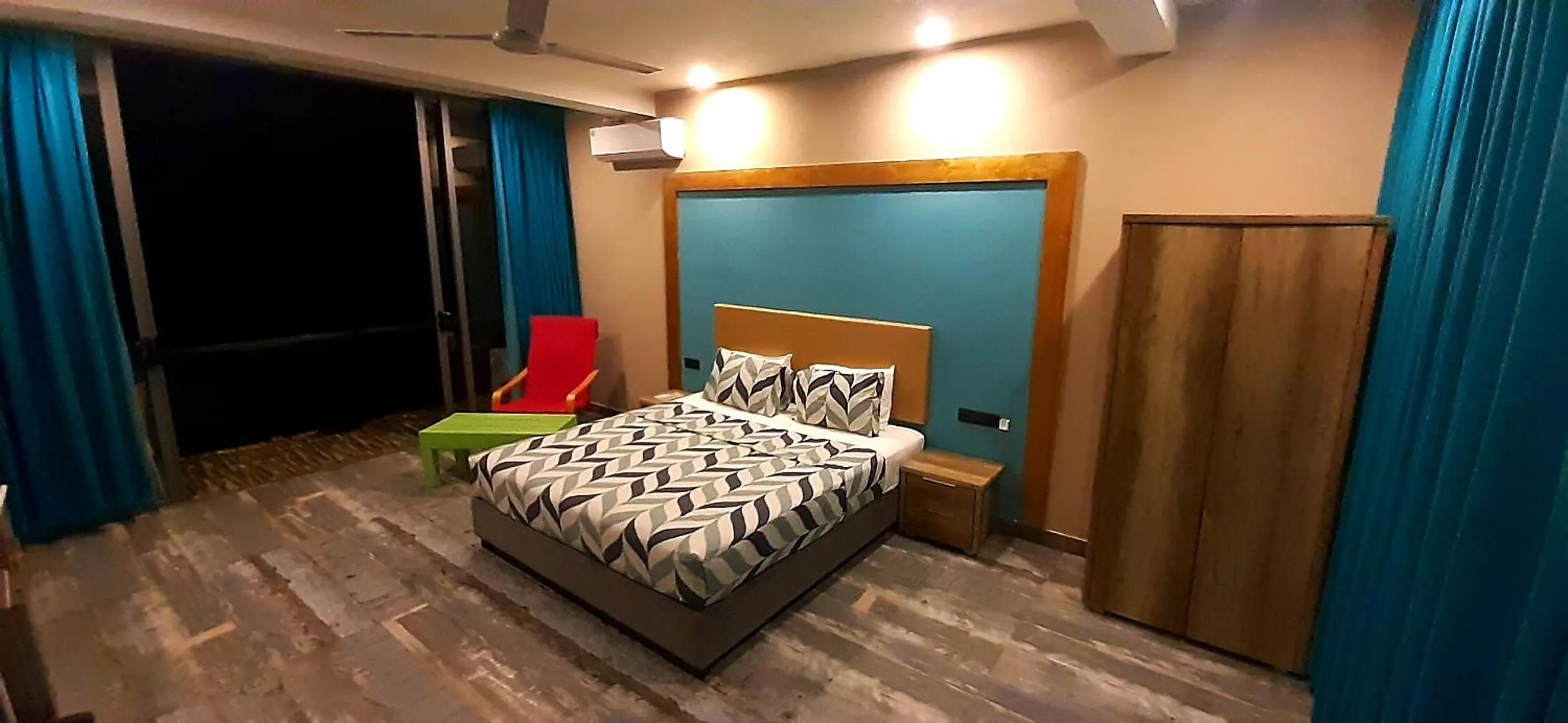 Bedroom, Bed in X Mirissa