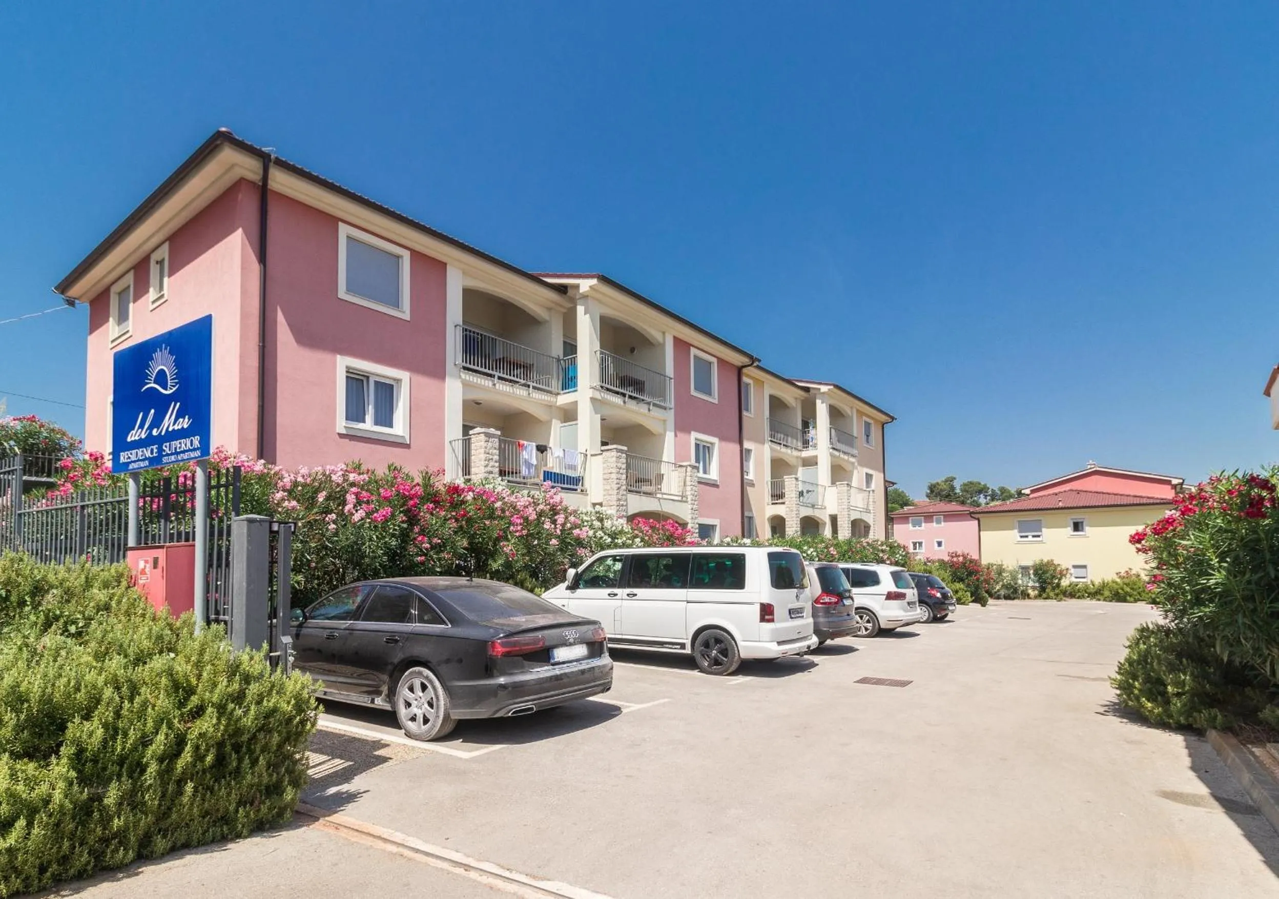 Property building in Residence Superior Del Mar