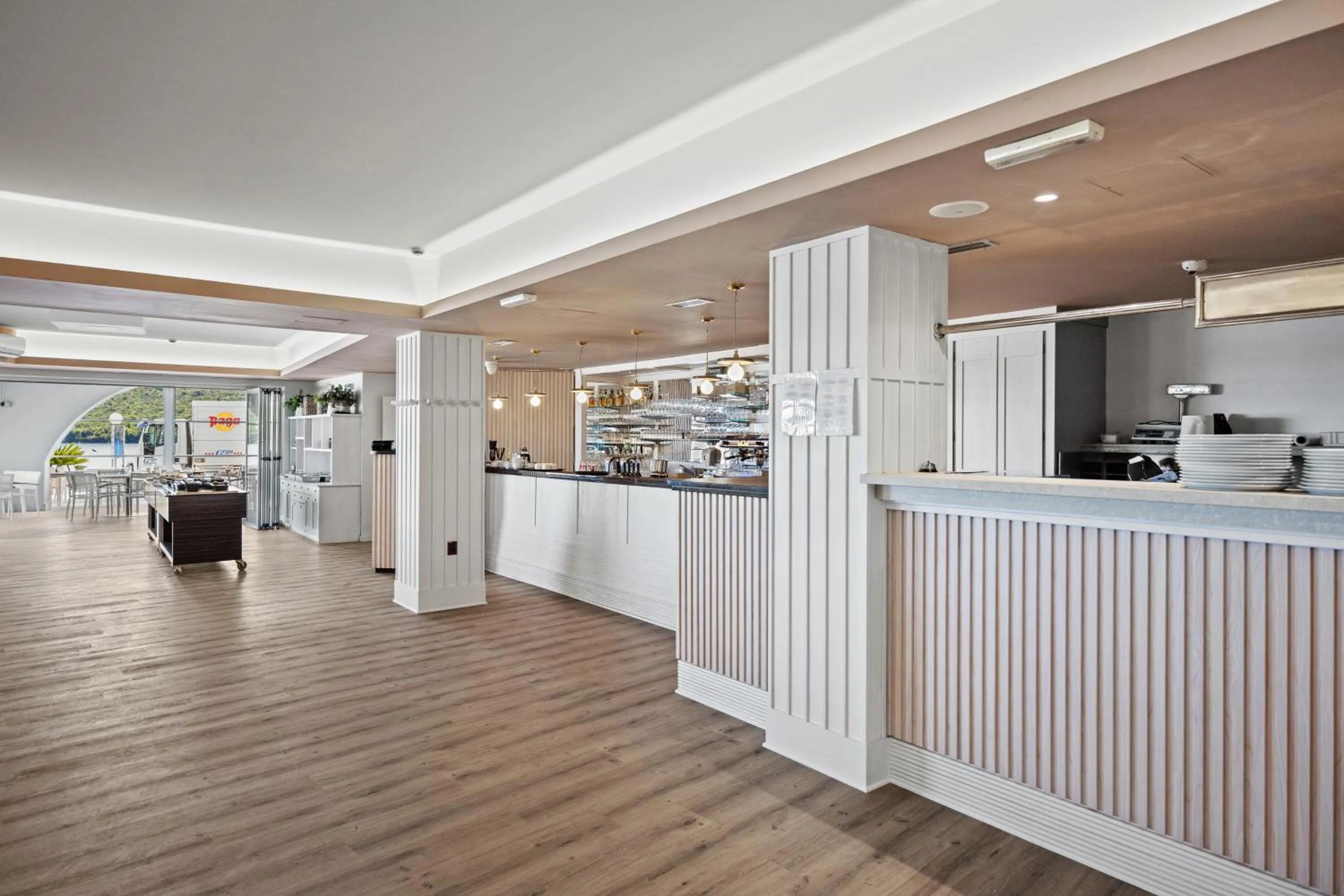 Restaurant/places to eat in Residence Superior Del Mar