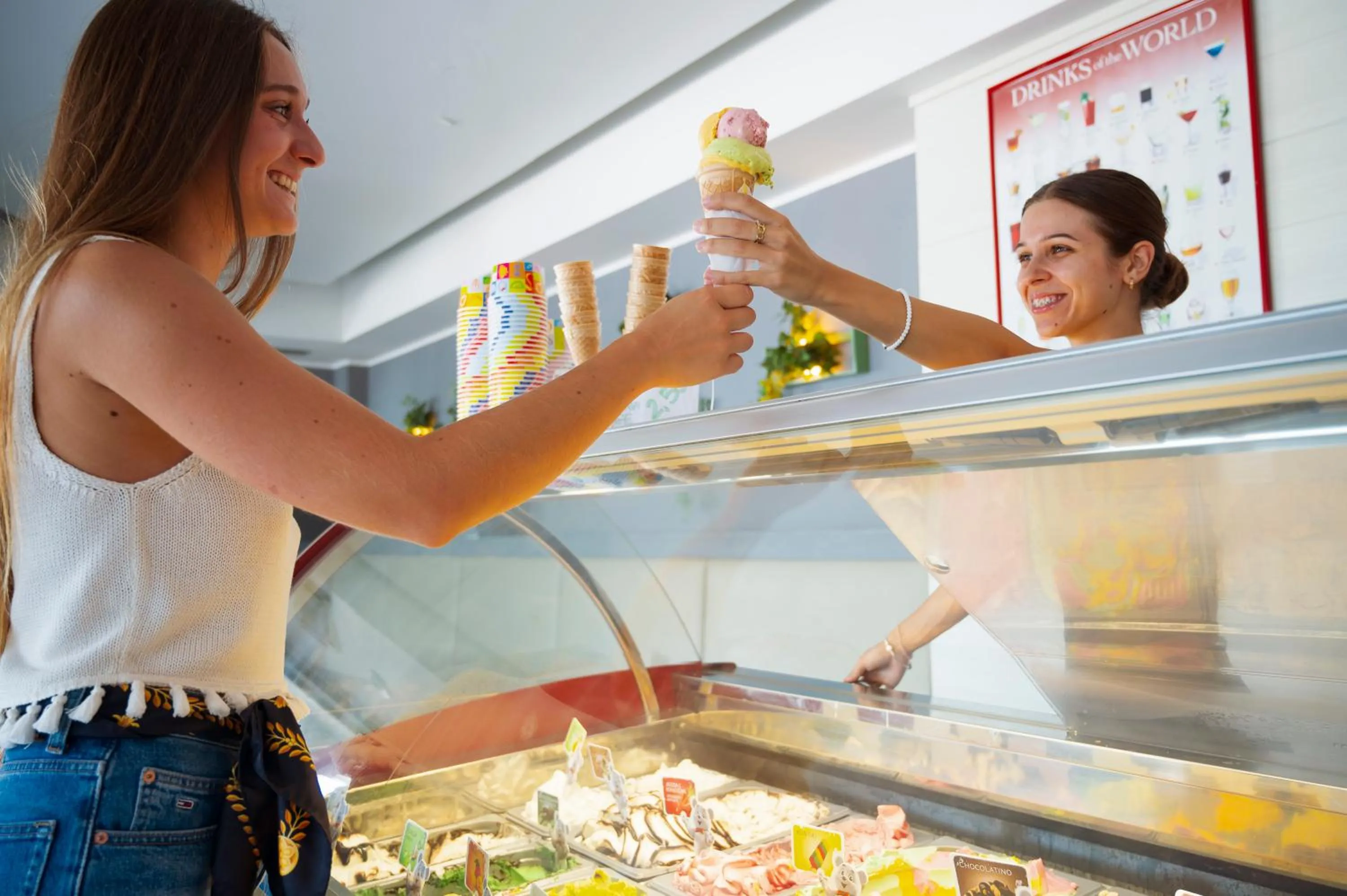 People in Residence Superior Del Mar