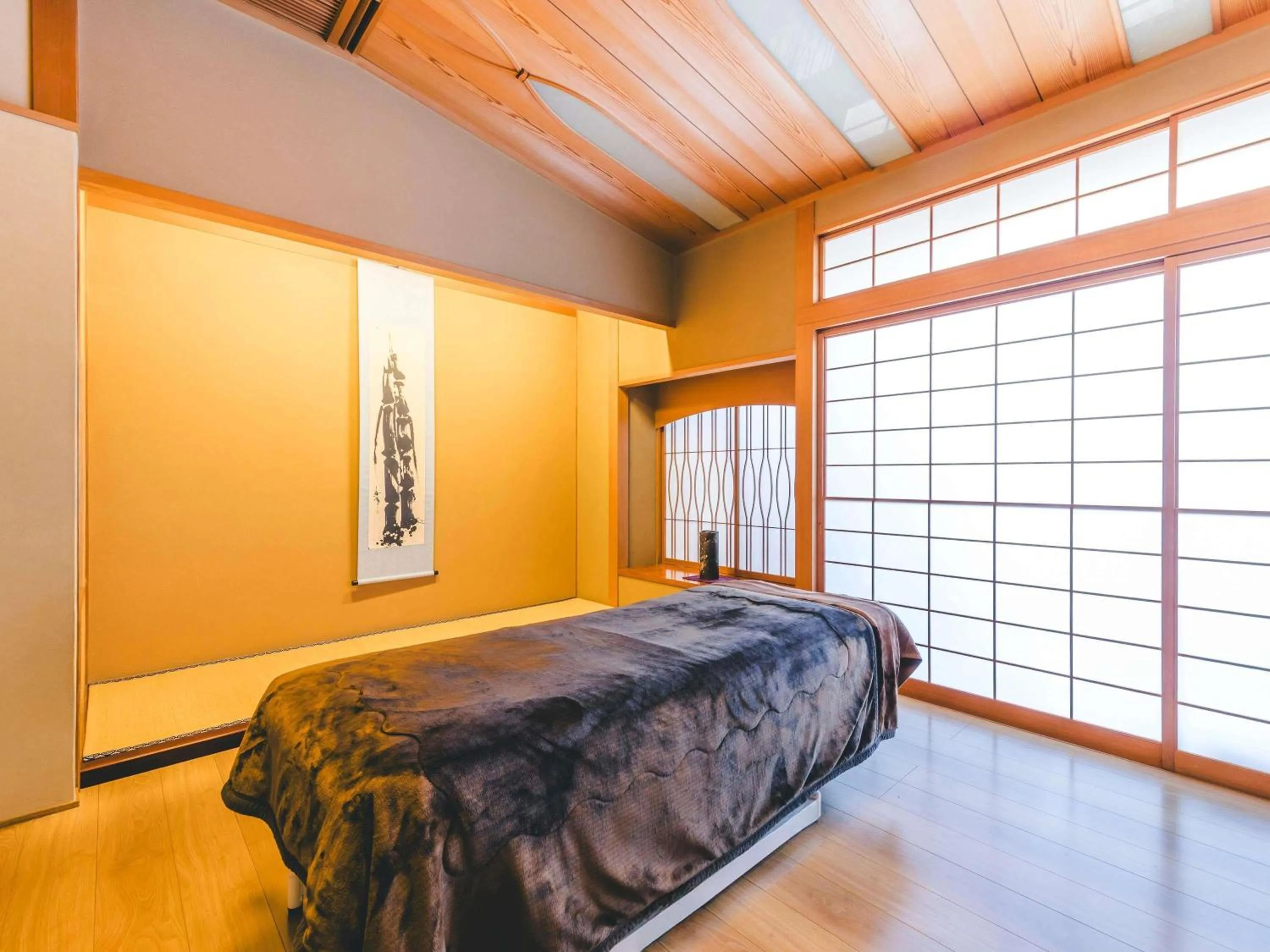 Spa and wellness centre/facilities, Bed in Swissotel Nankai Osaka