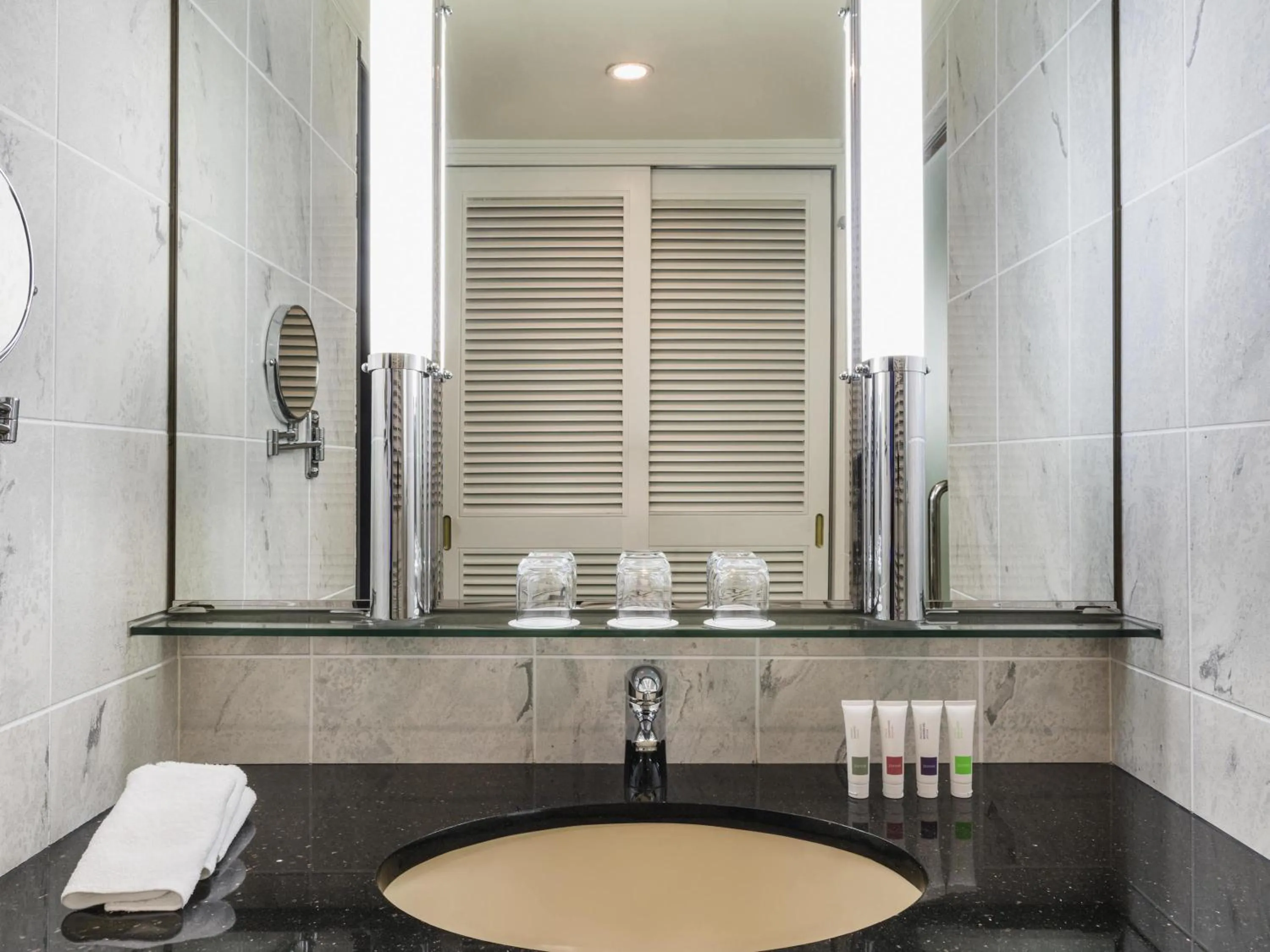 Bedroom in Swissotel Nankai Osaka