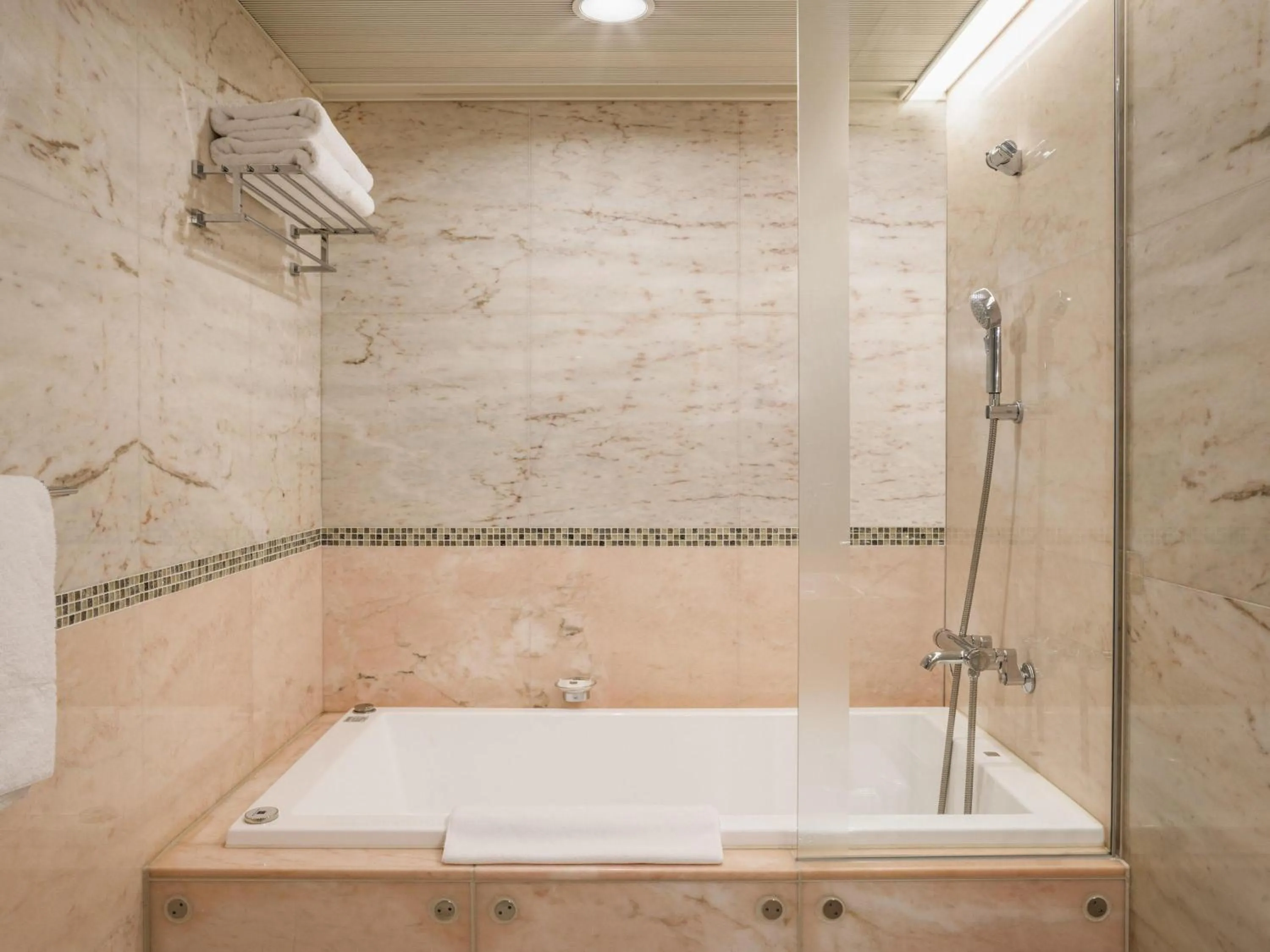 Bedroom in Swissotel Nankai Osaka