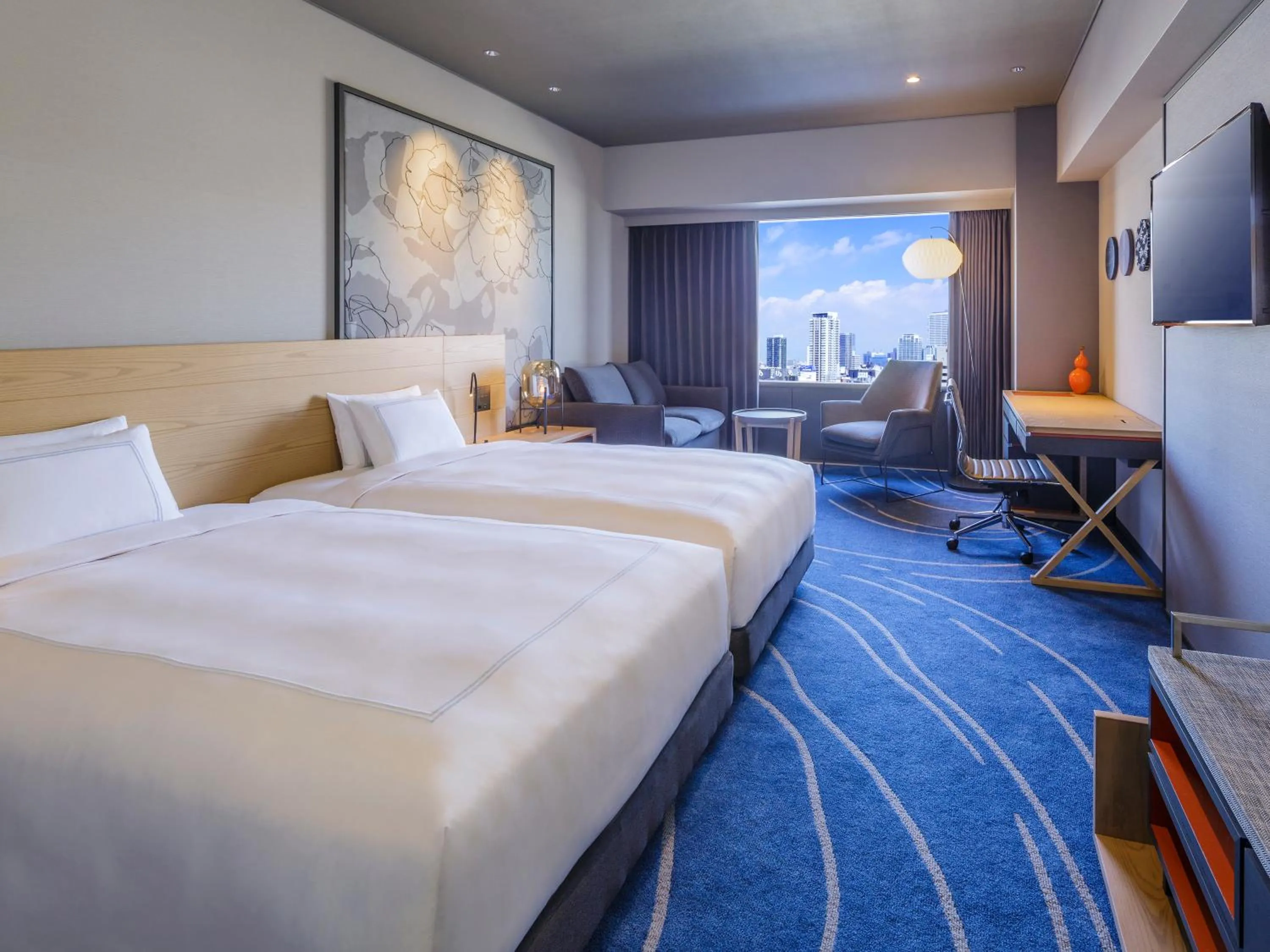 Photo of the whole room, Bed in Swissotel Nankai Osaka