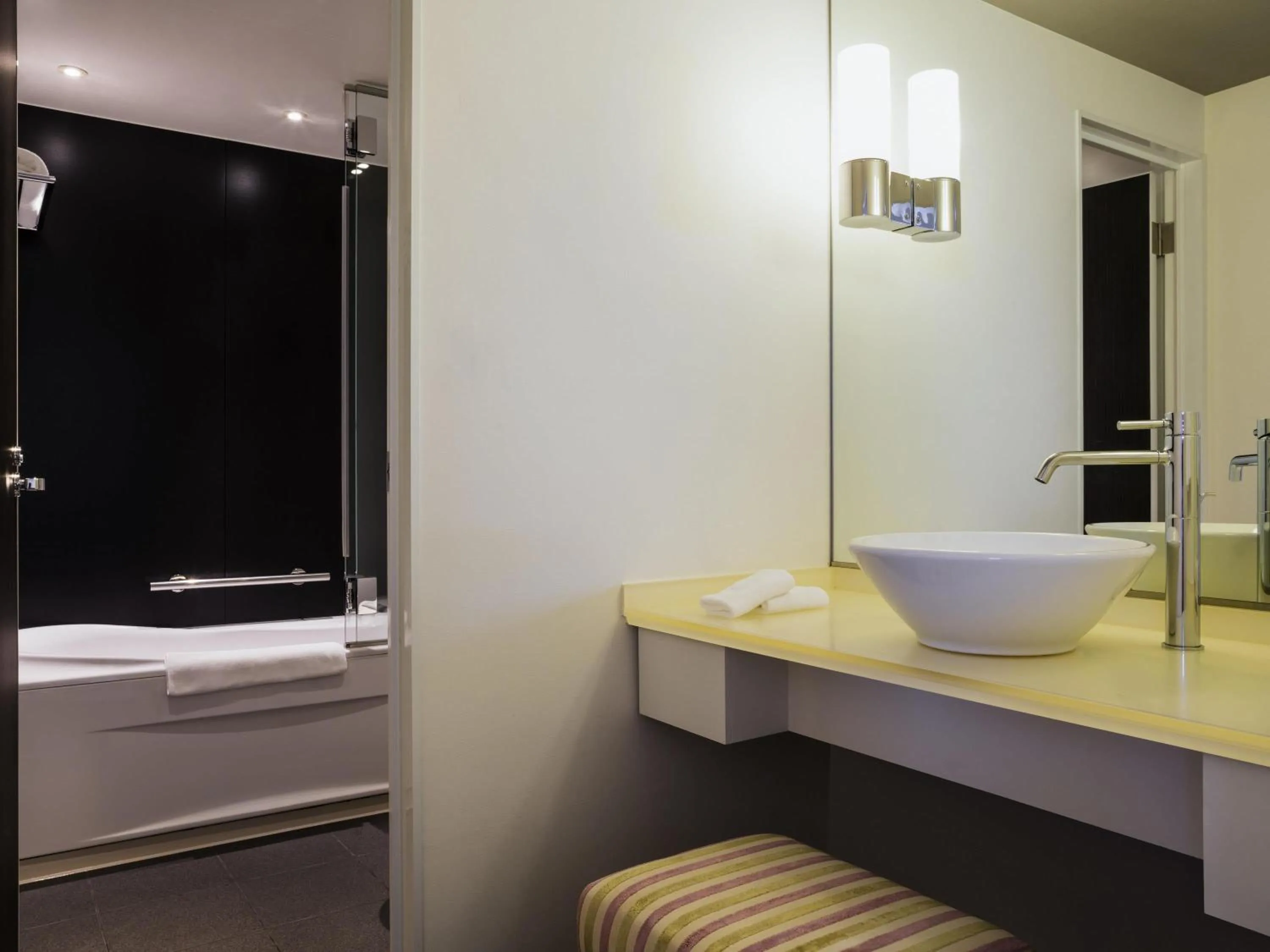 Bedroom in Swissotel Nankai Osaka