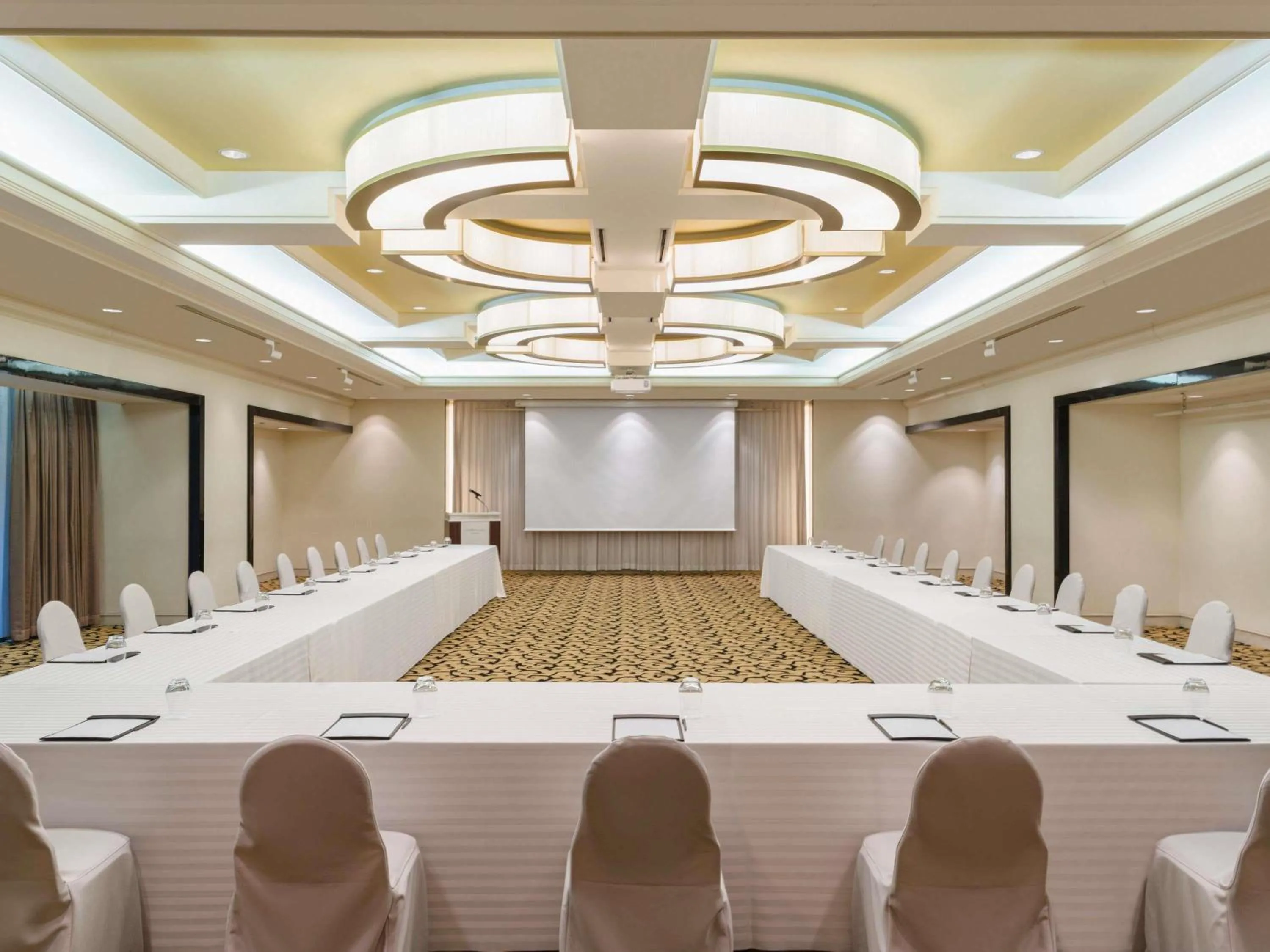 Meeting/conference room in Swissotel Nankai Osaka