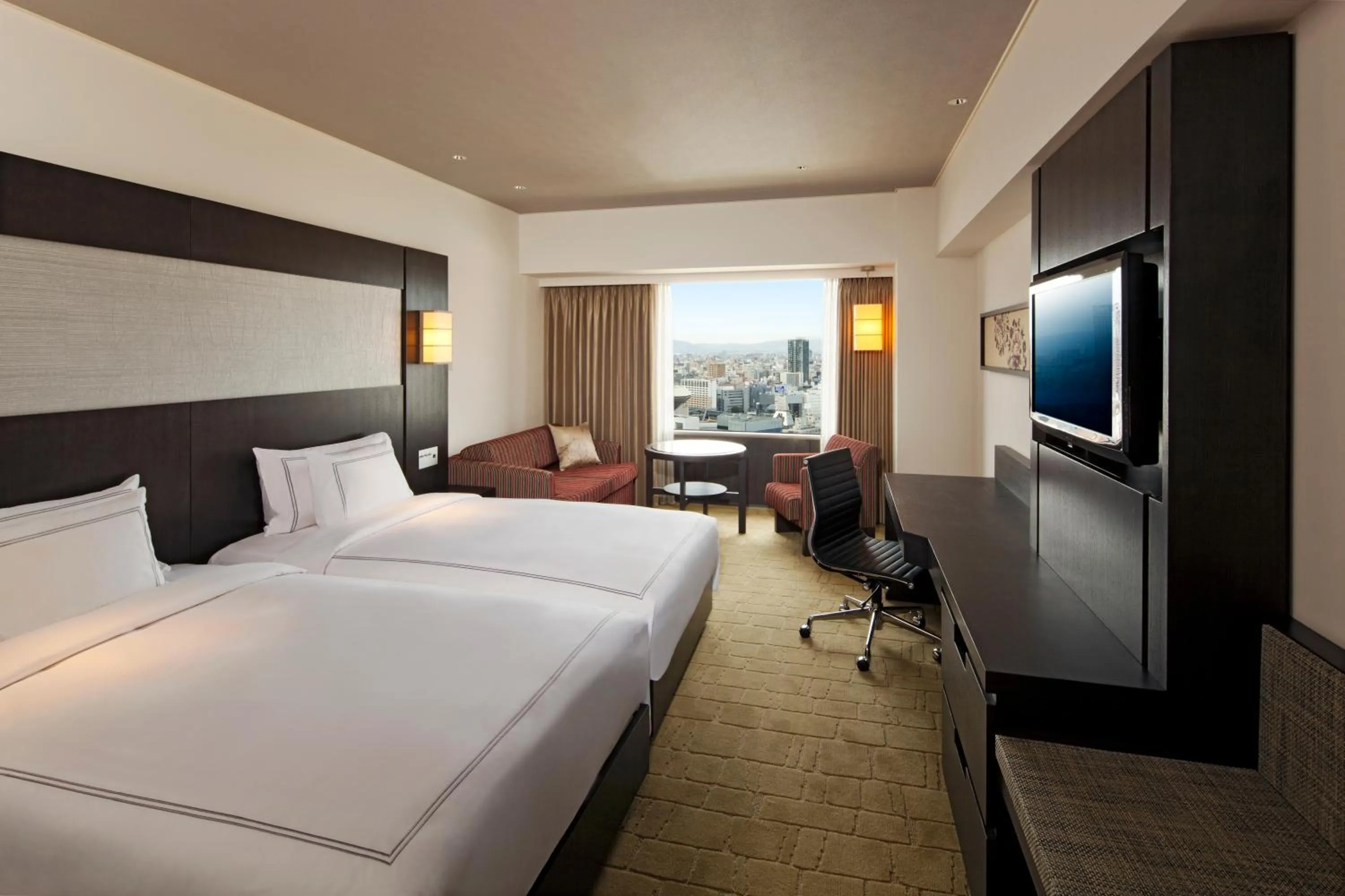 Photo of the whole room, Bed in Swissotel Nankai Osaka