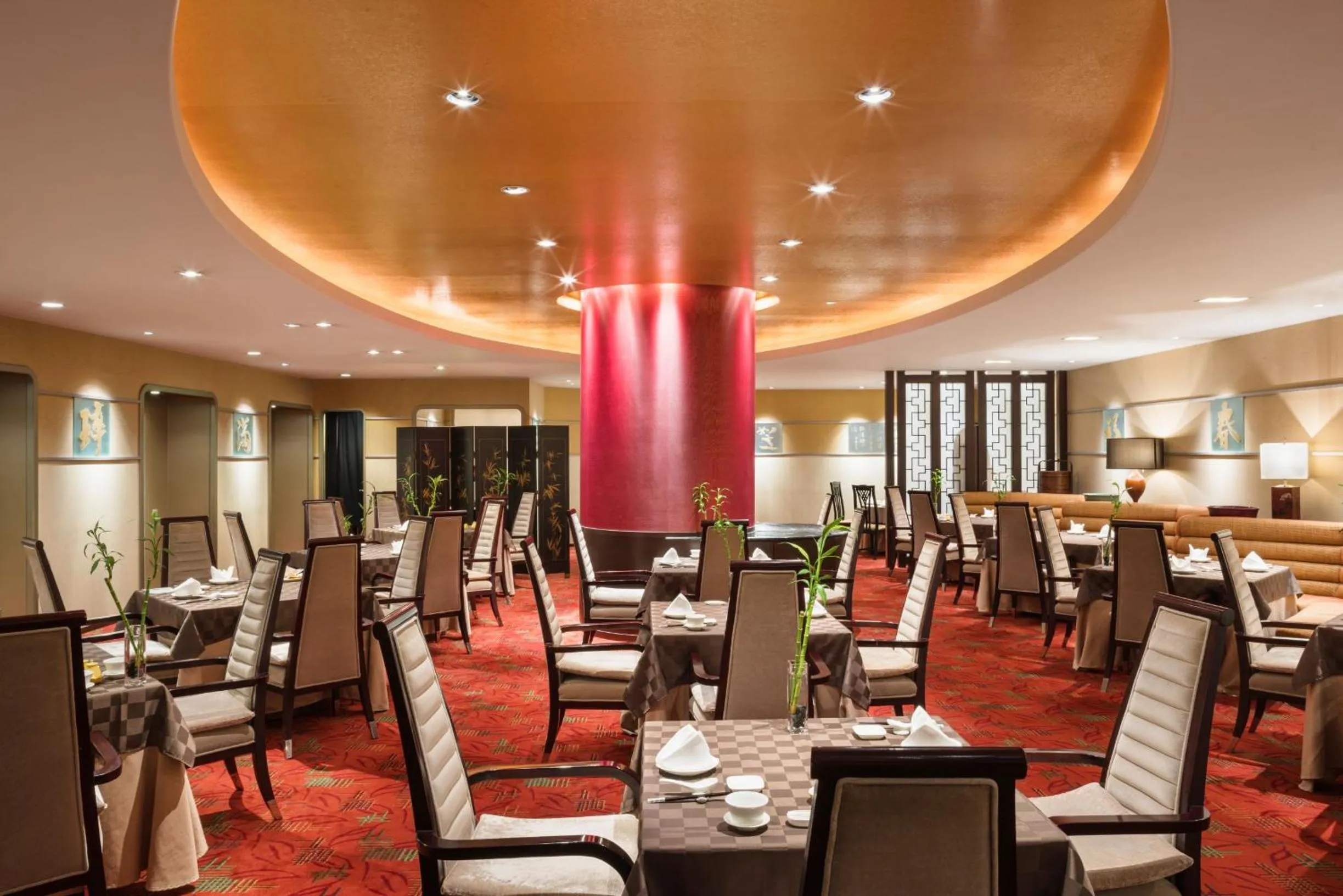 Restaurant/places to eat in Swissotel Nankai Osaka