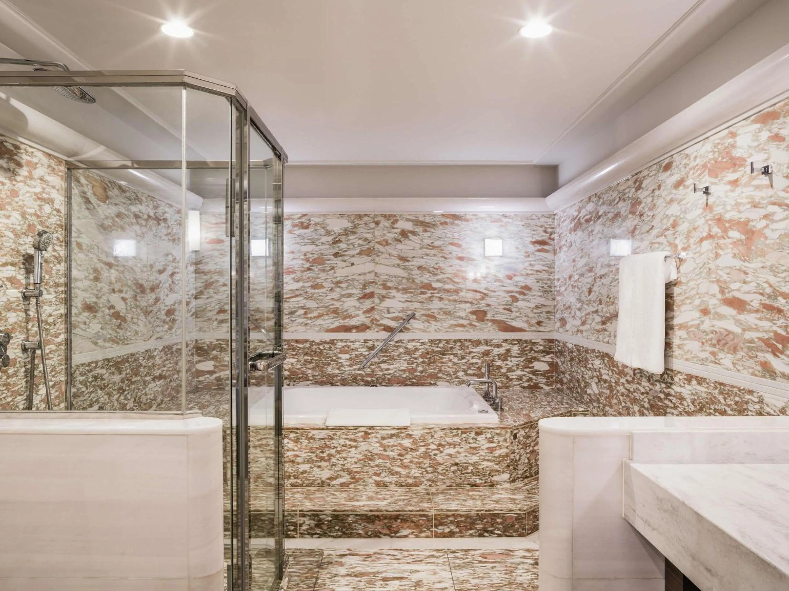 Bedroom in Swissotel Nankai Osaka