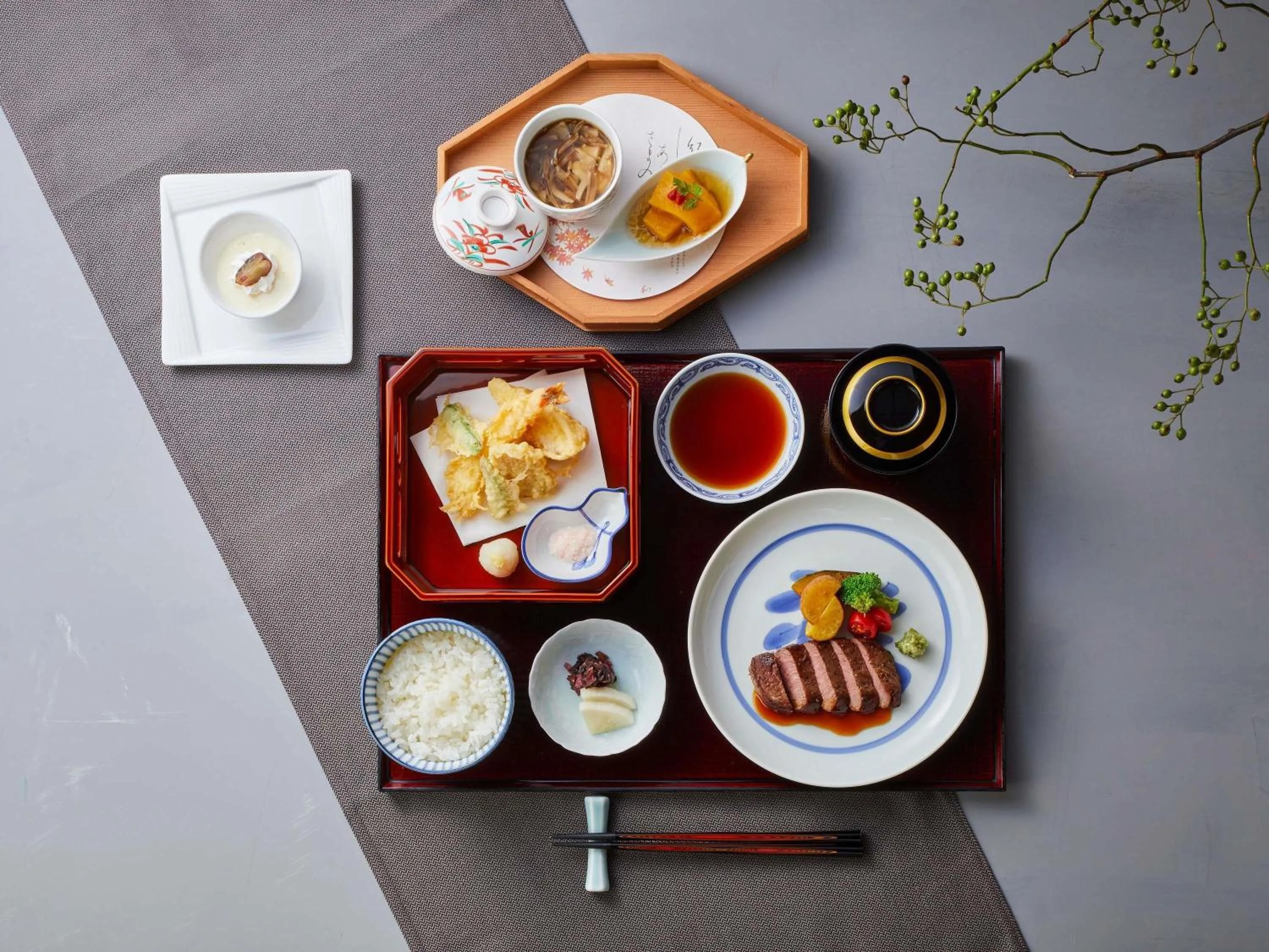 Restaurant/places to eat in Swissotel Nankai Osaka