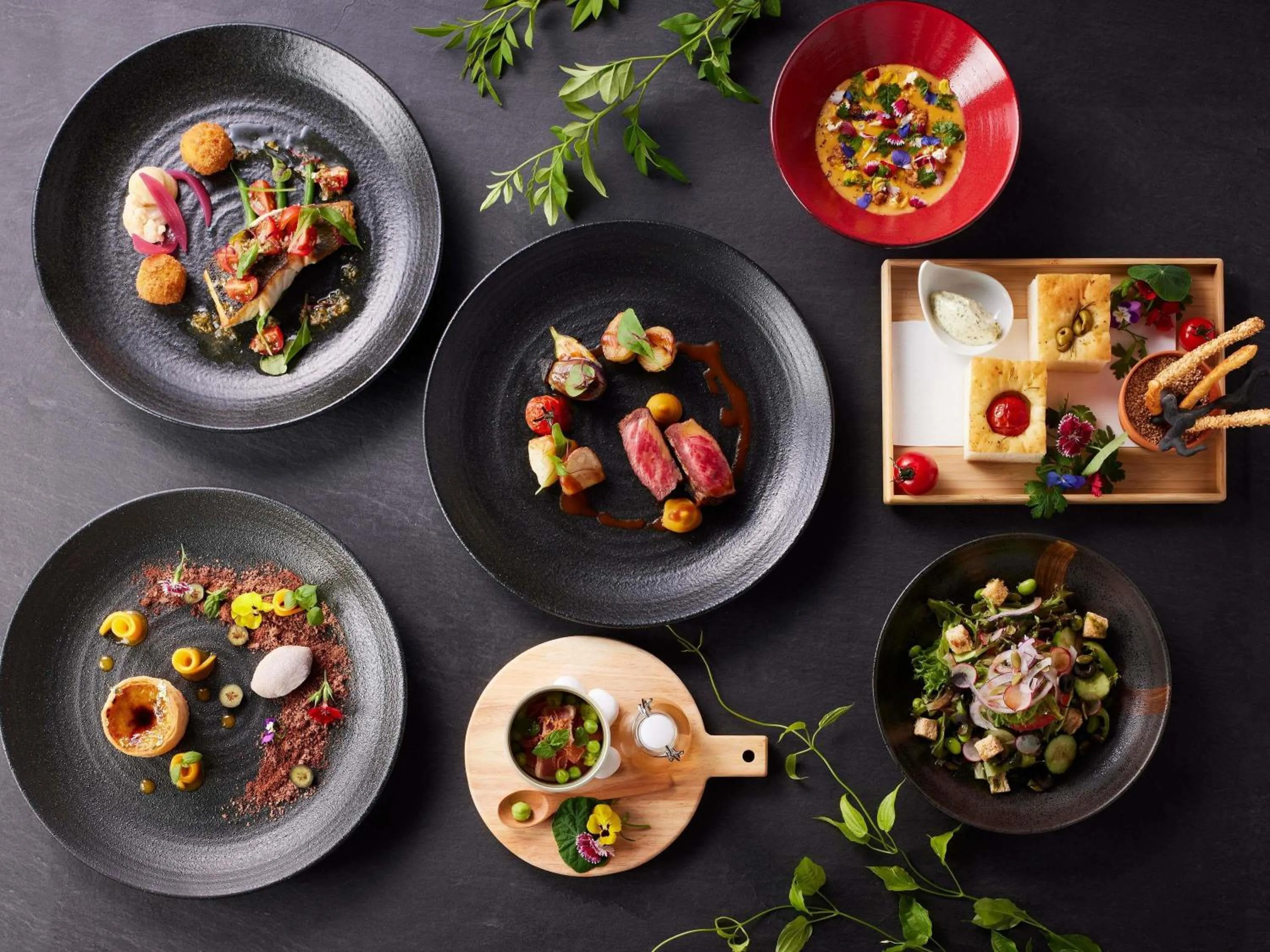 Restaurant/places to eat in Swissotel Nankai Osaka