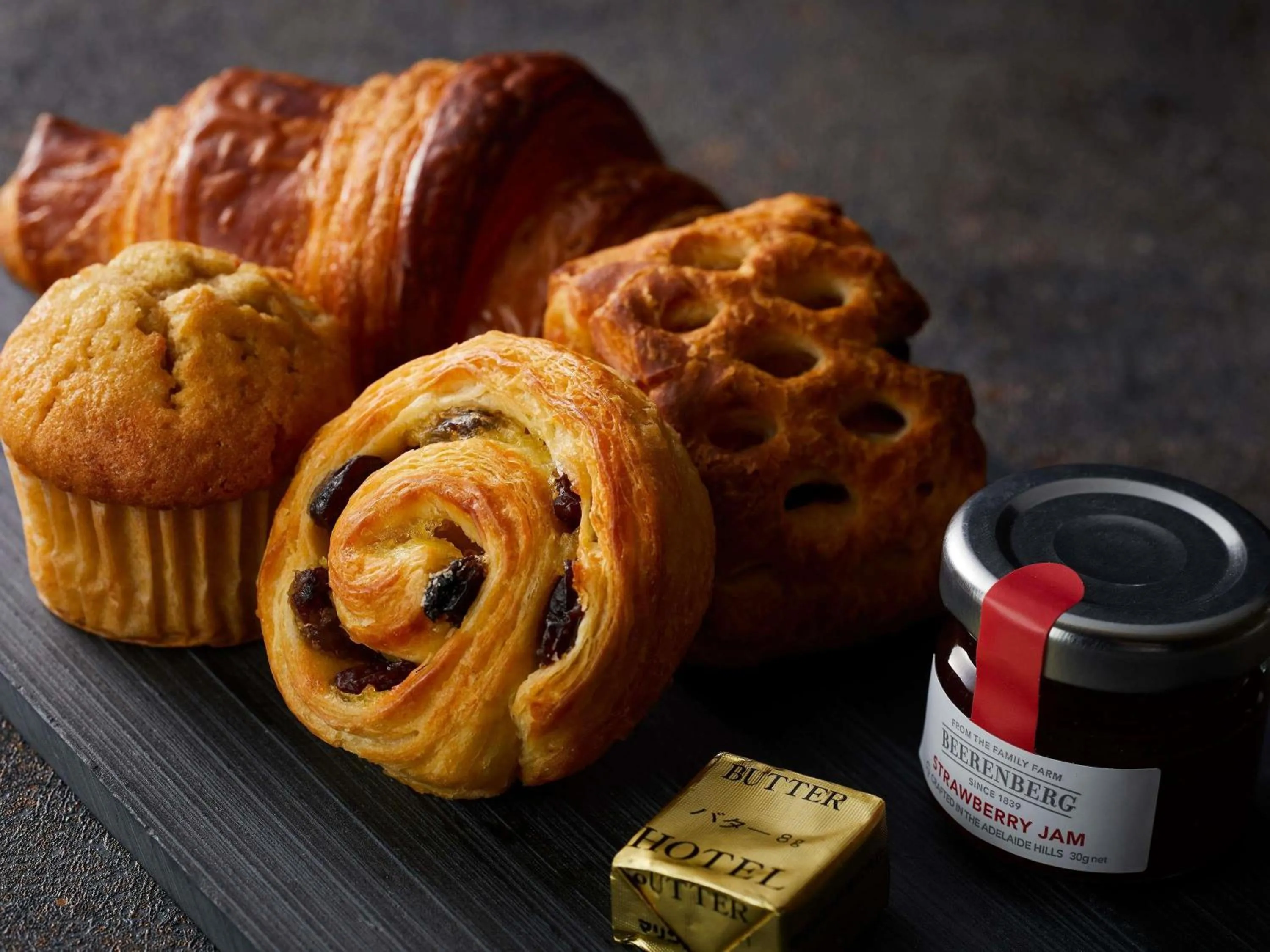 Restaurant/places to eat in Swissotel Nankai Osaka