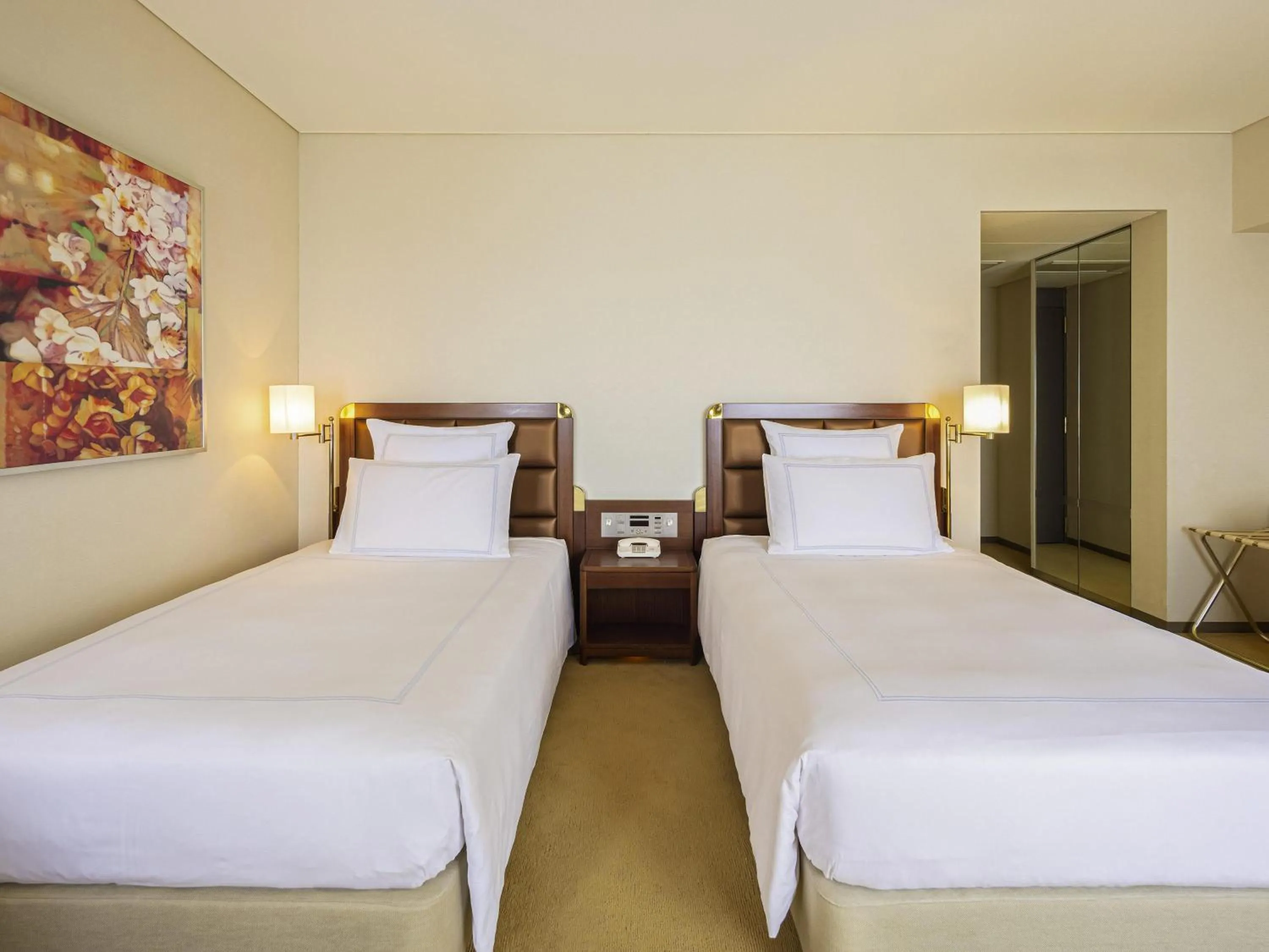 Bedroom, Bed in Swissotel Nankai Osaka