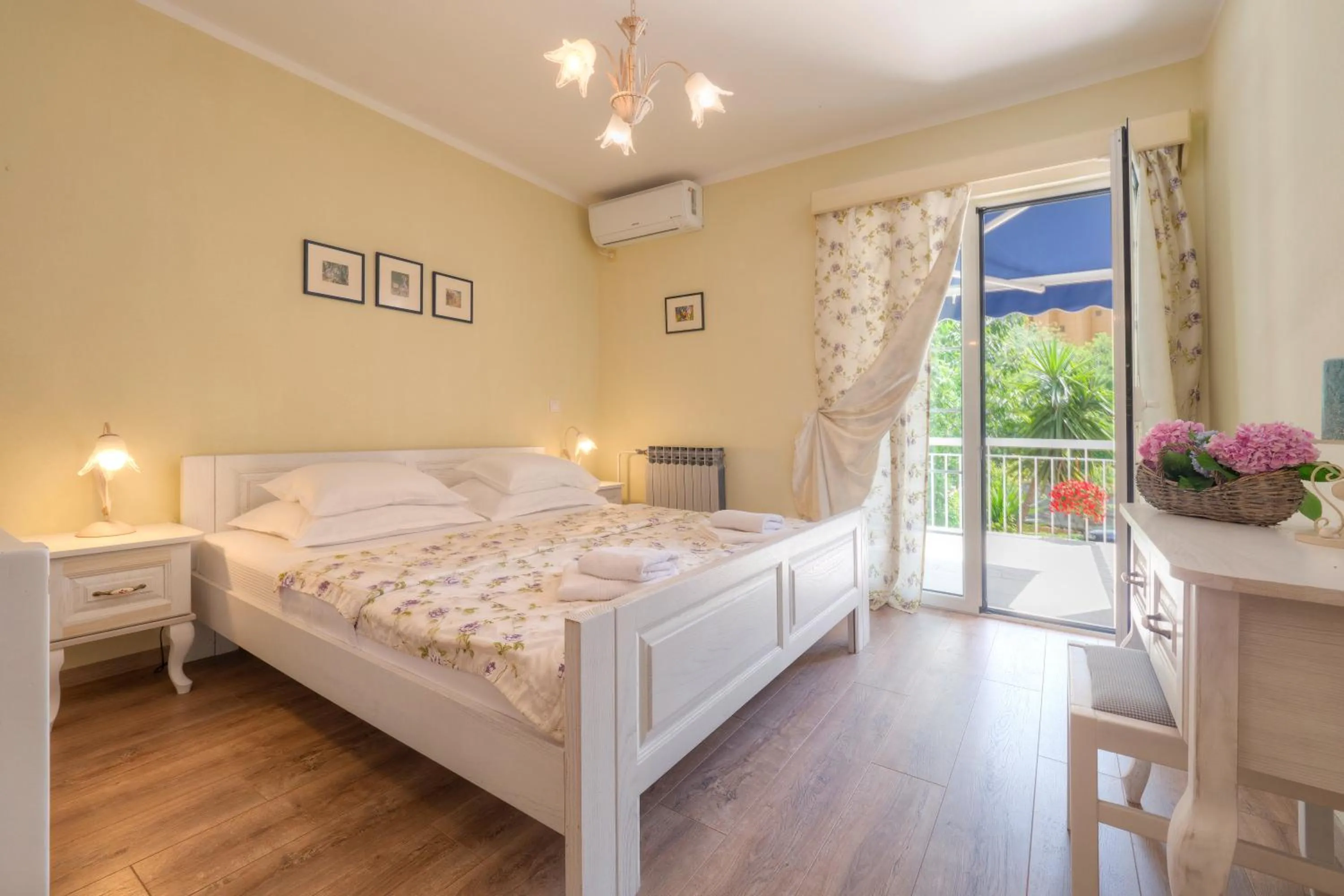 Bed in Marinero Apartments