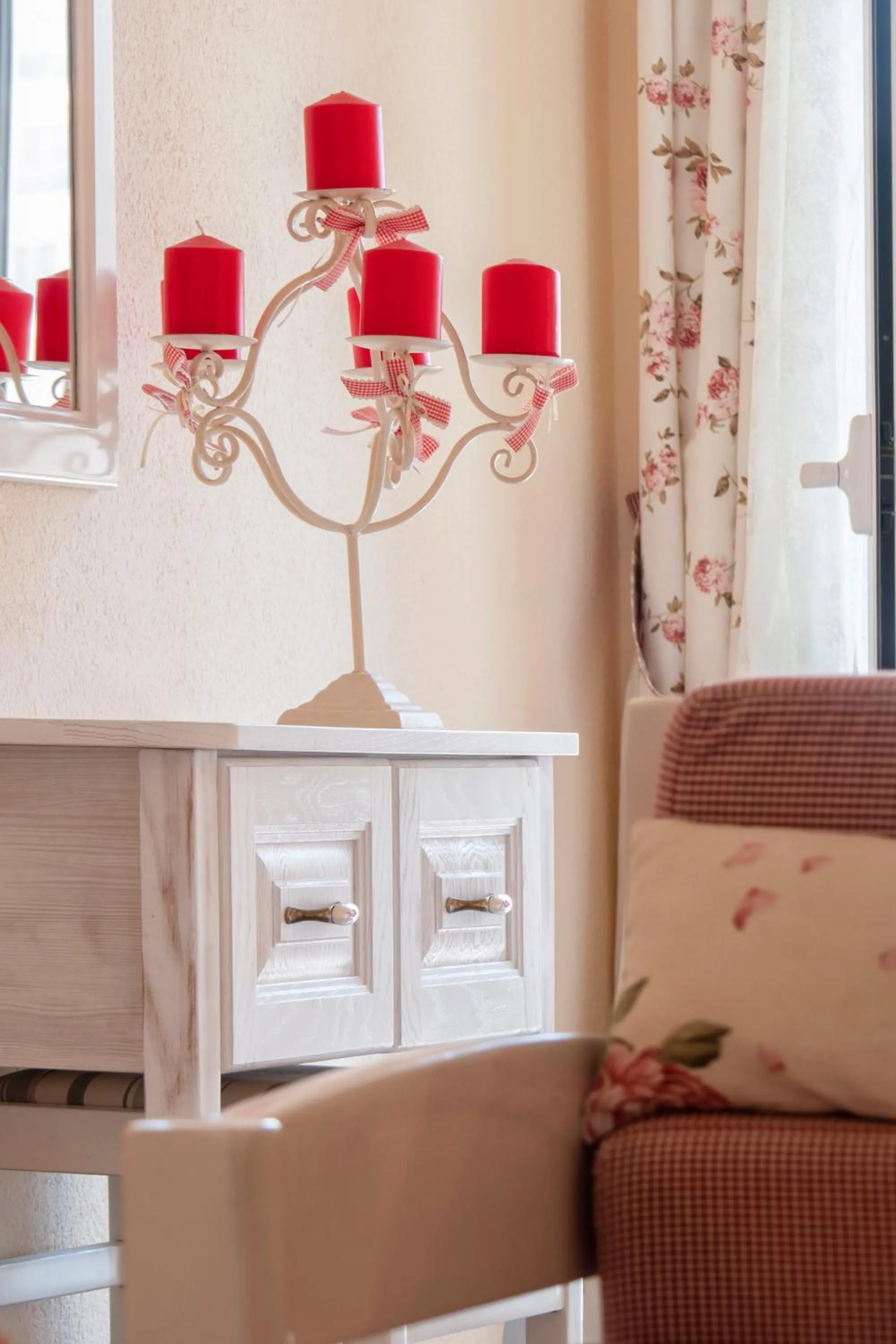 Decorative detail in Marinero Apartments