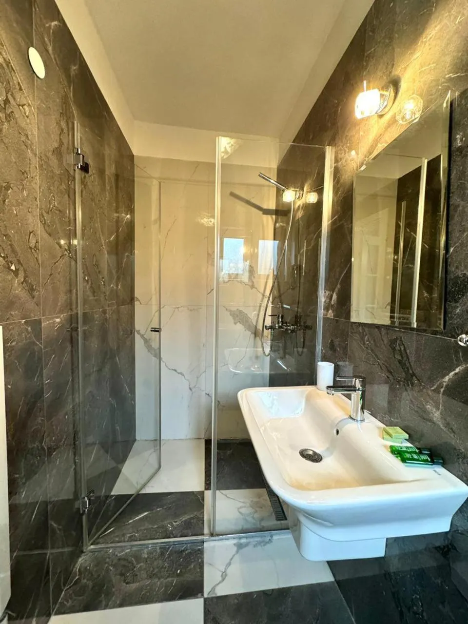 Shower in Marinero Apartments