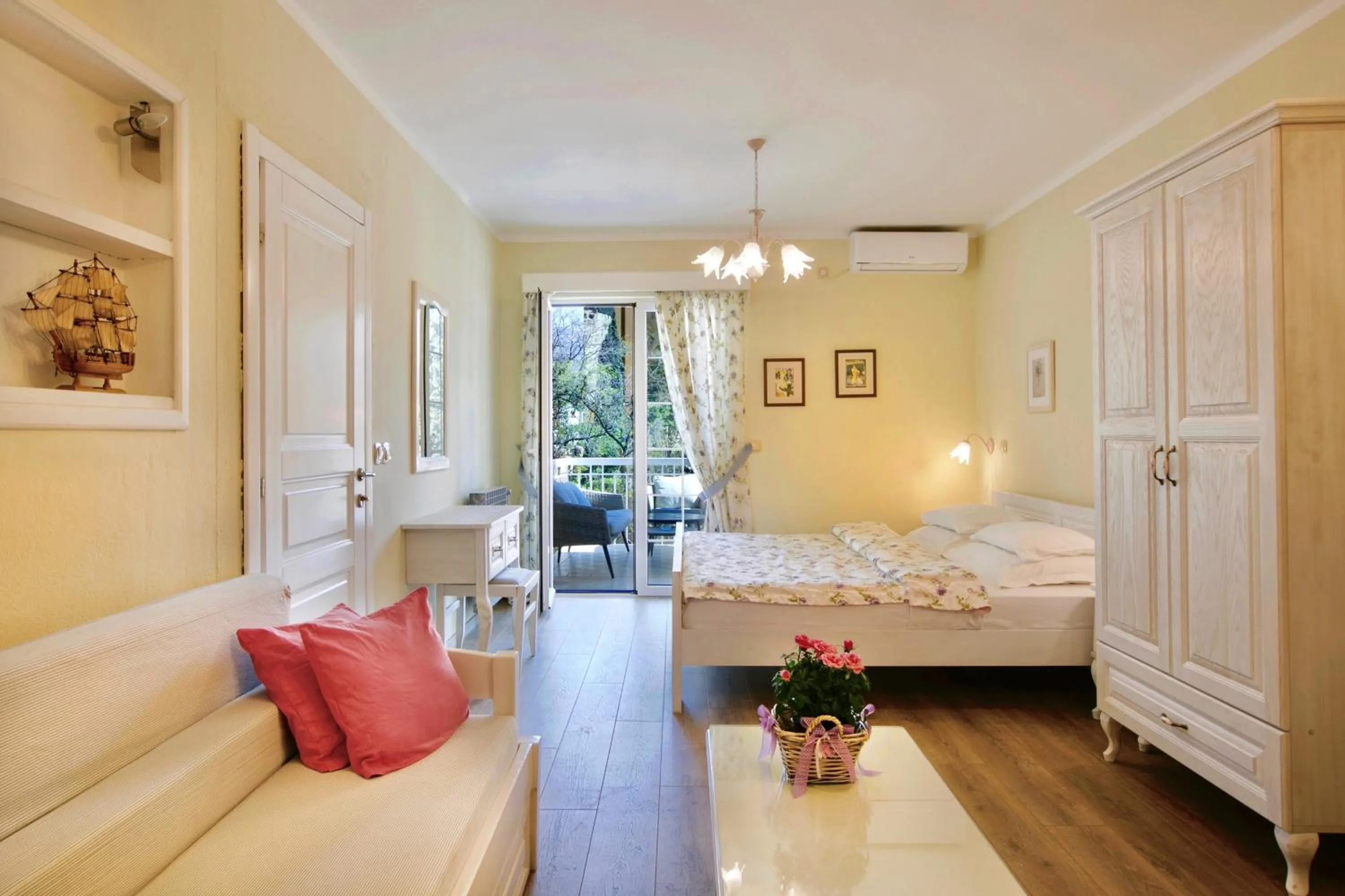 Balcony/Terrace, Bed in Marinero Apartments