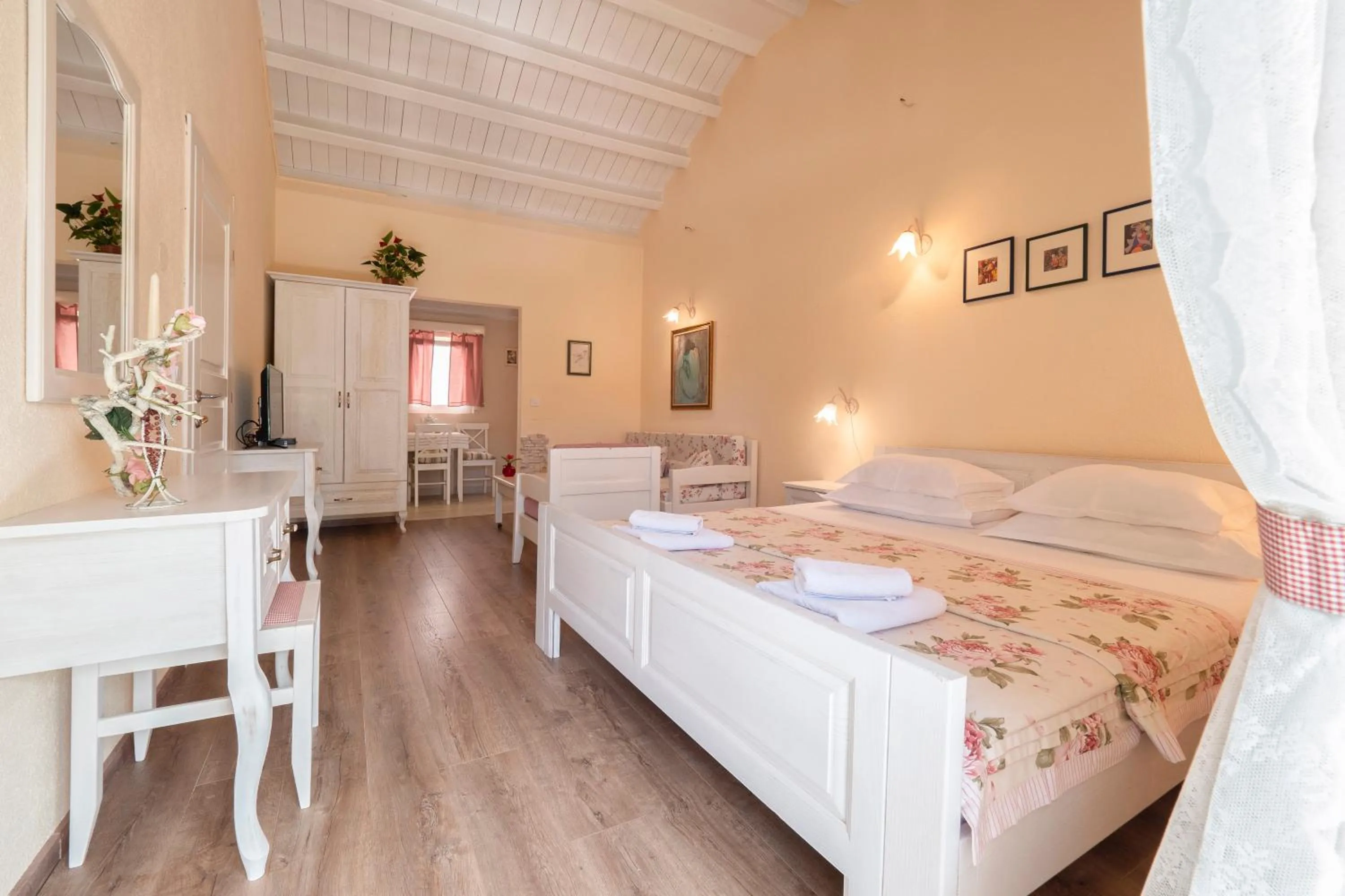 Bedroom, Bed in Marinero Apartments