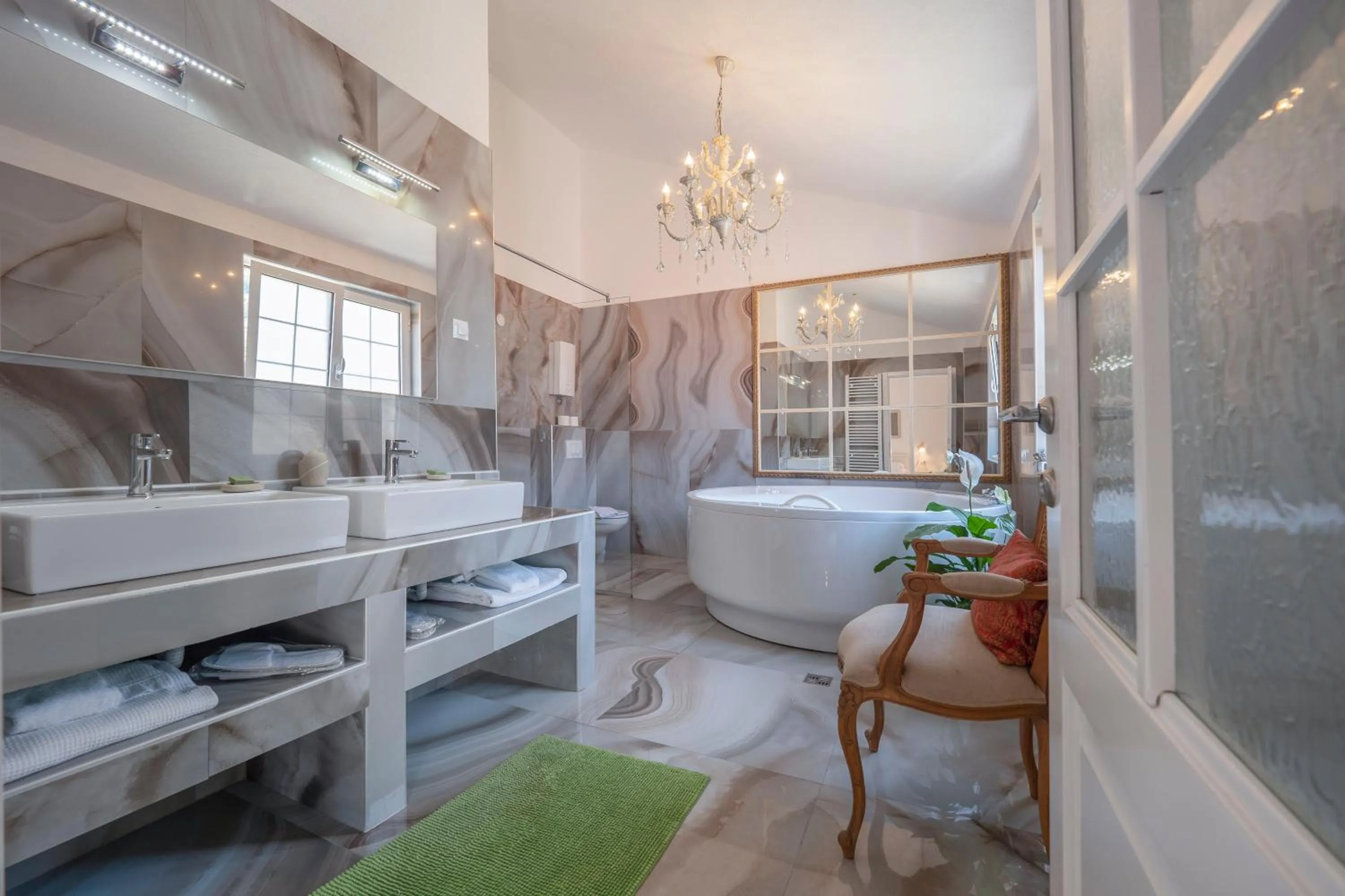 Bathroom in Marinero Apartments