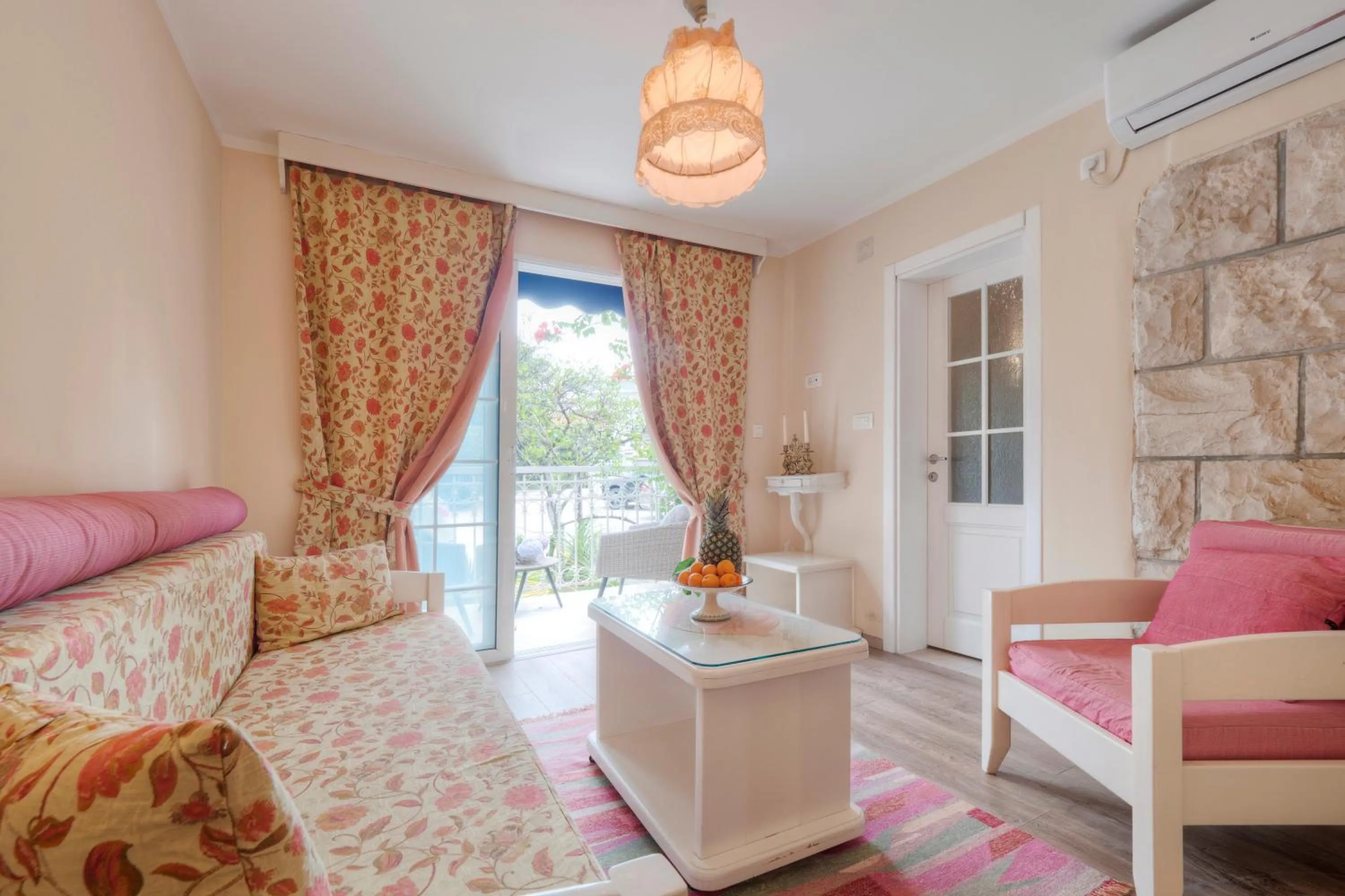 Living room, Bed in Marinero Apartments