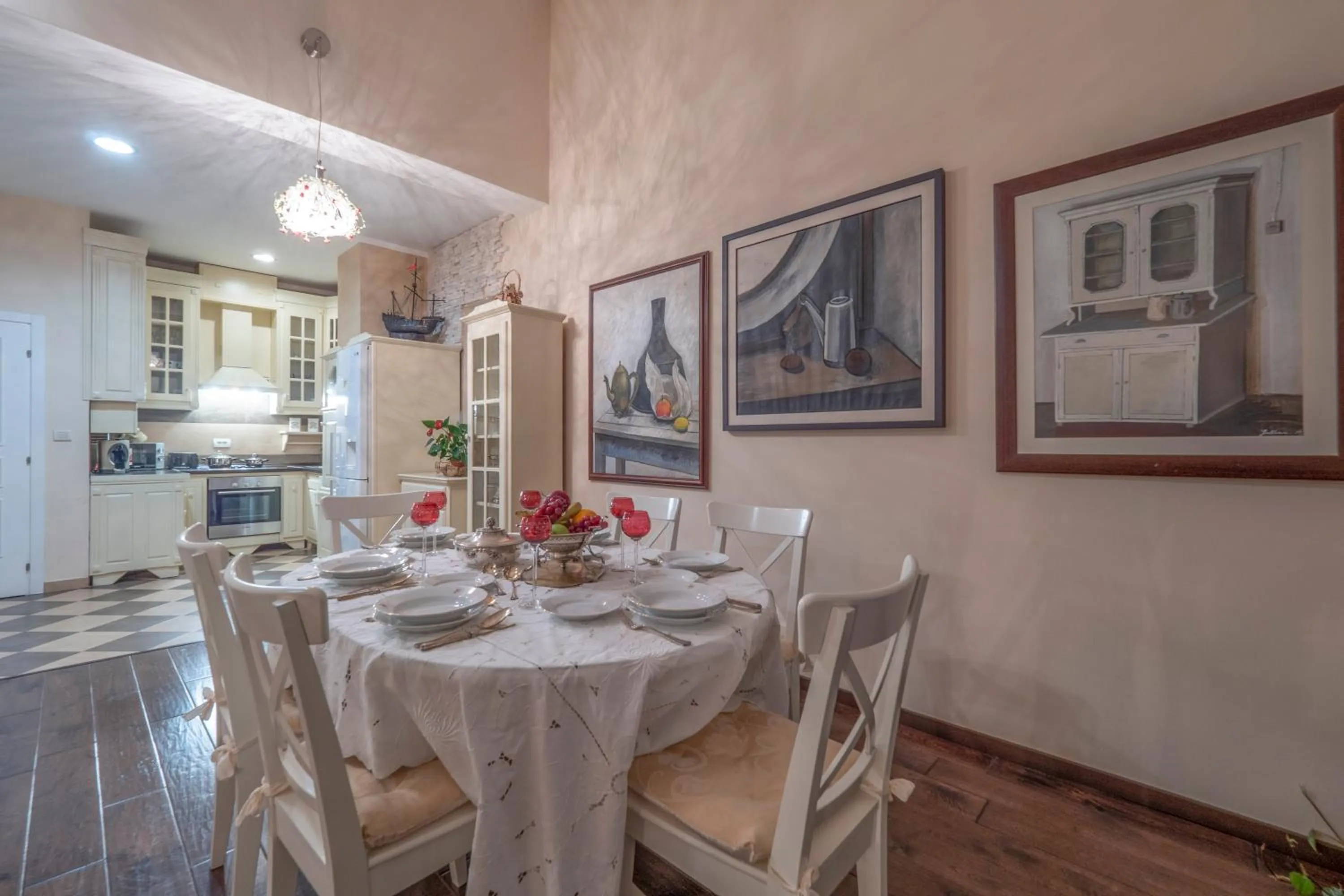 Dining area in Marinero Apartments