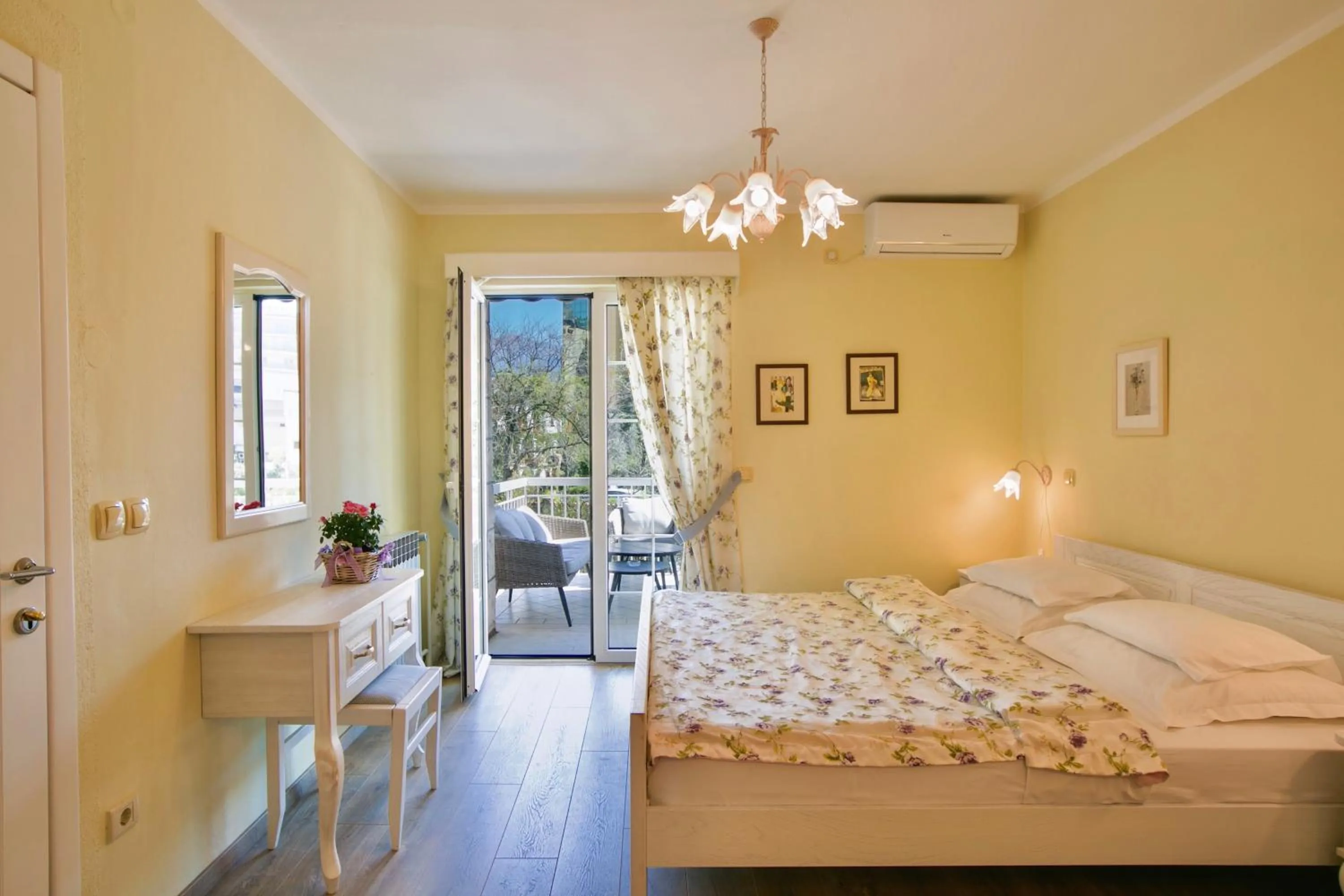 Bed in Marinero Apartments