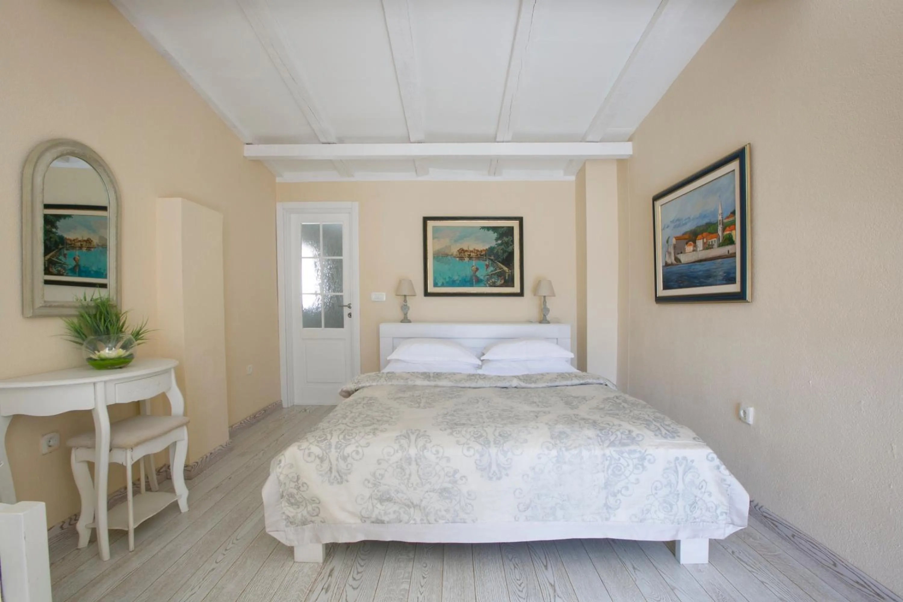 Bathroom, Bed in Marinero Apartments