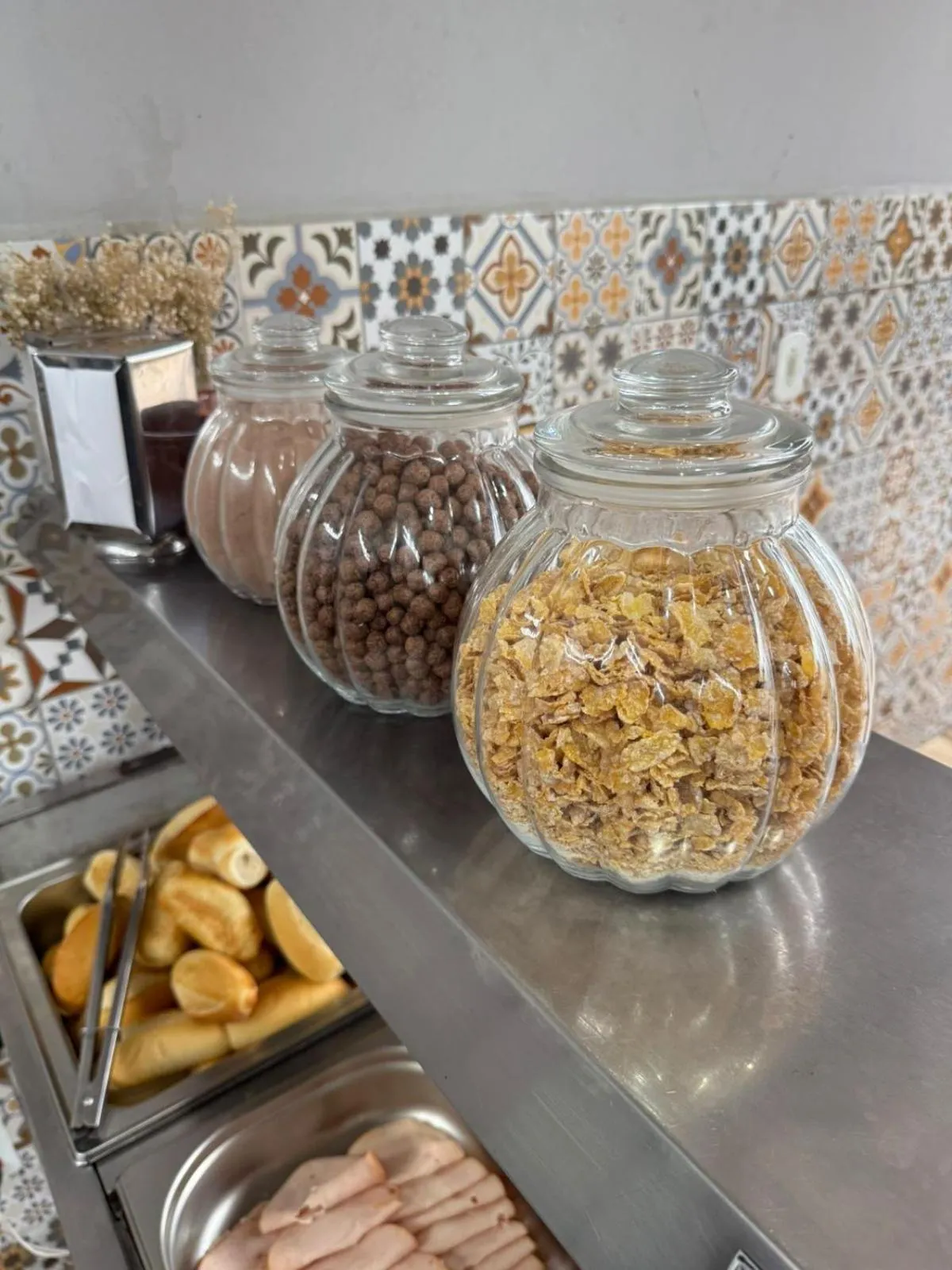 Buffet breakfast in Hotel Mão de Fatima