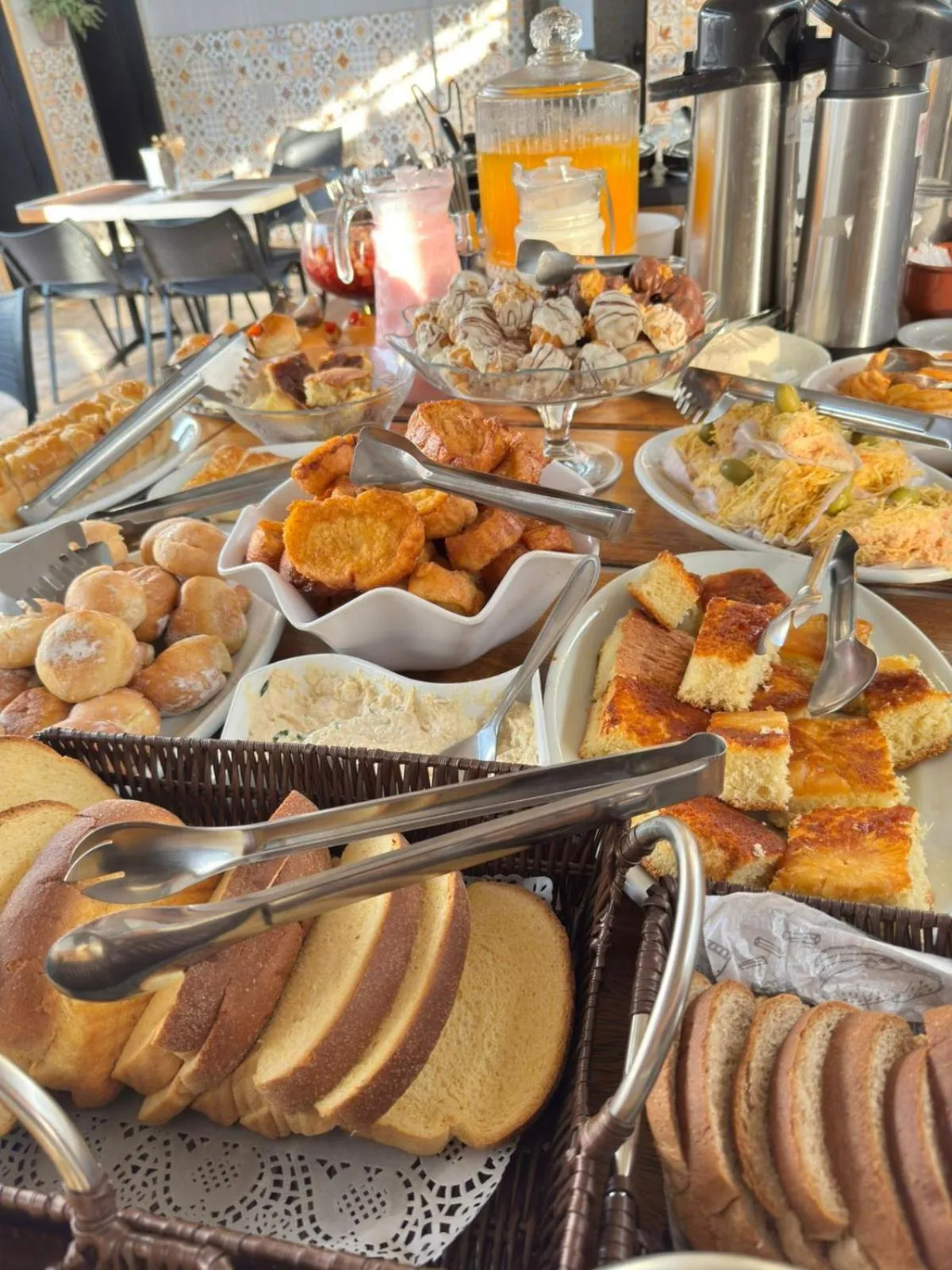 Buffet breakfast in Hotel Mão de Fatima