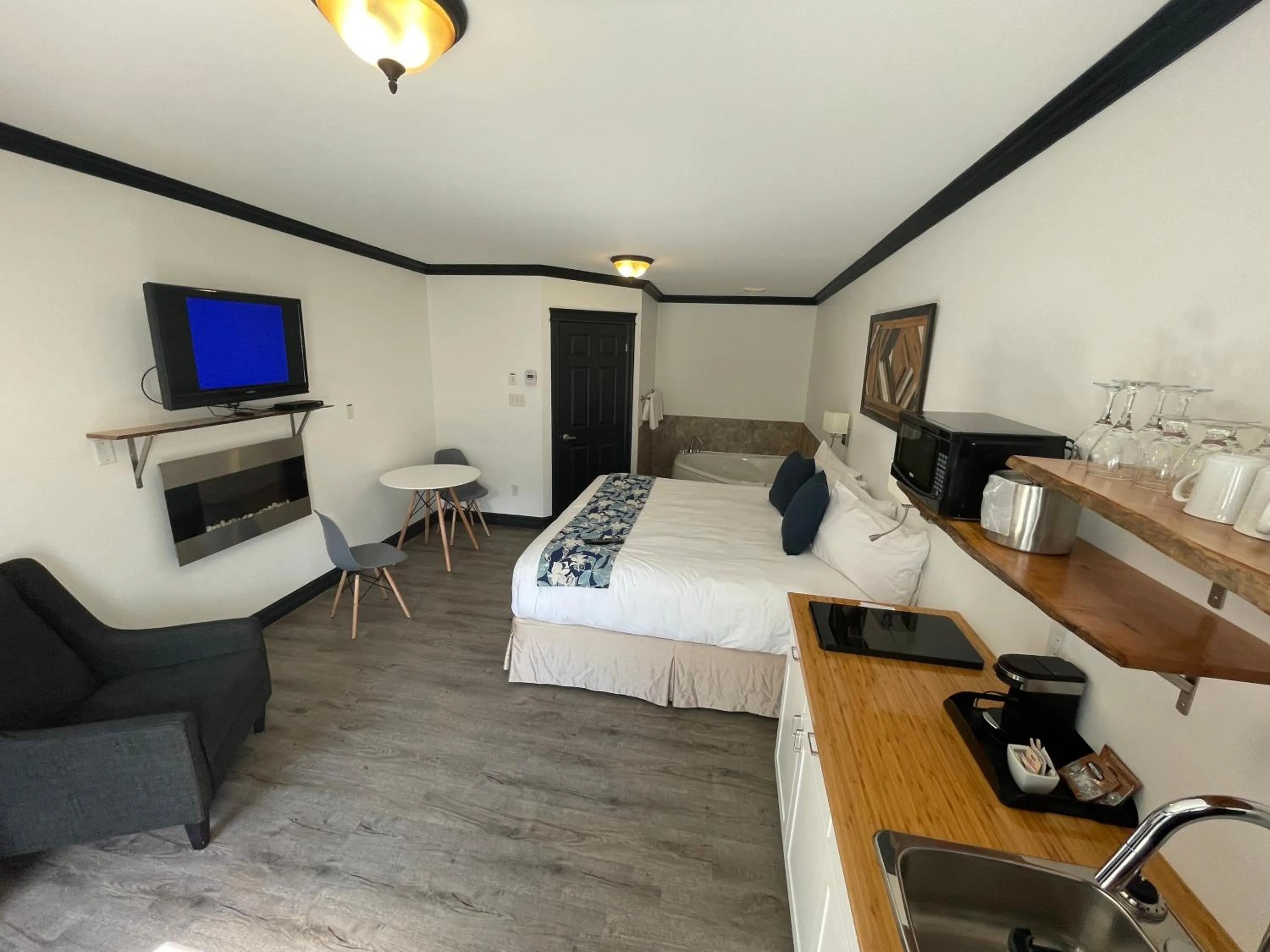 TV and multimedia, Bed in Monastery Hotel