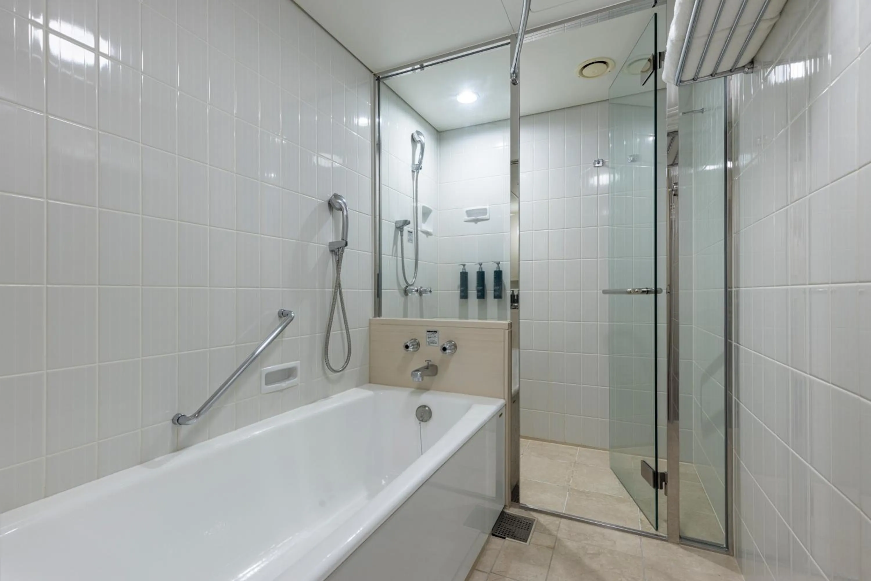 Bathroom in Hilton Tokyo Narita Airport