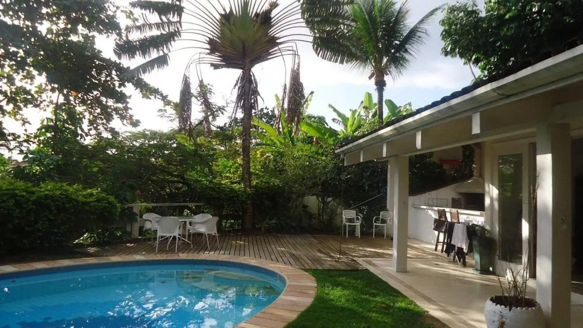 Linda casa em Ilhabela-Praia do Julião