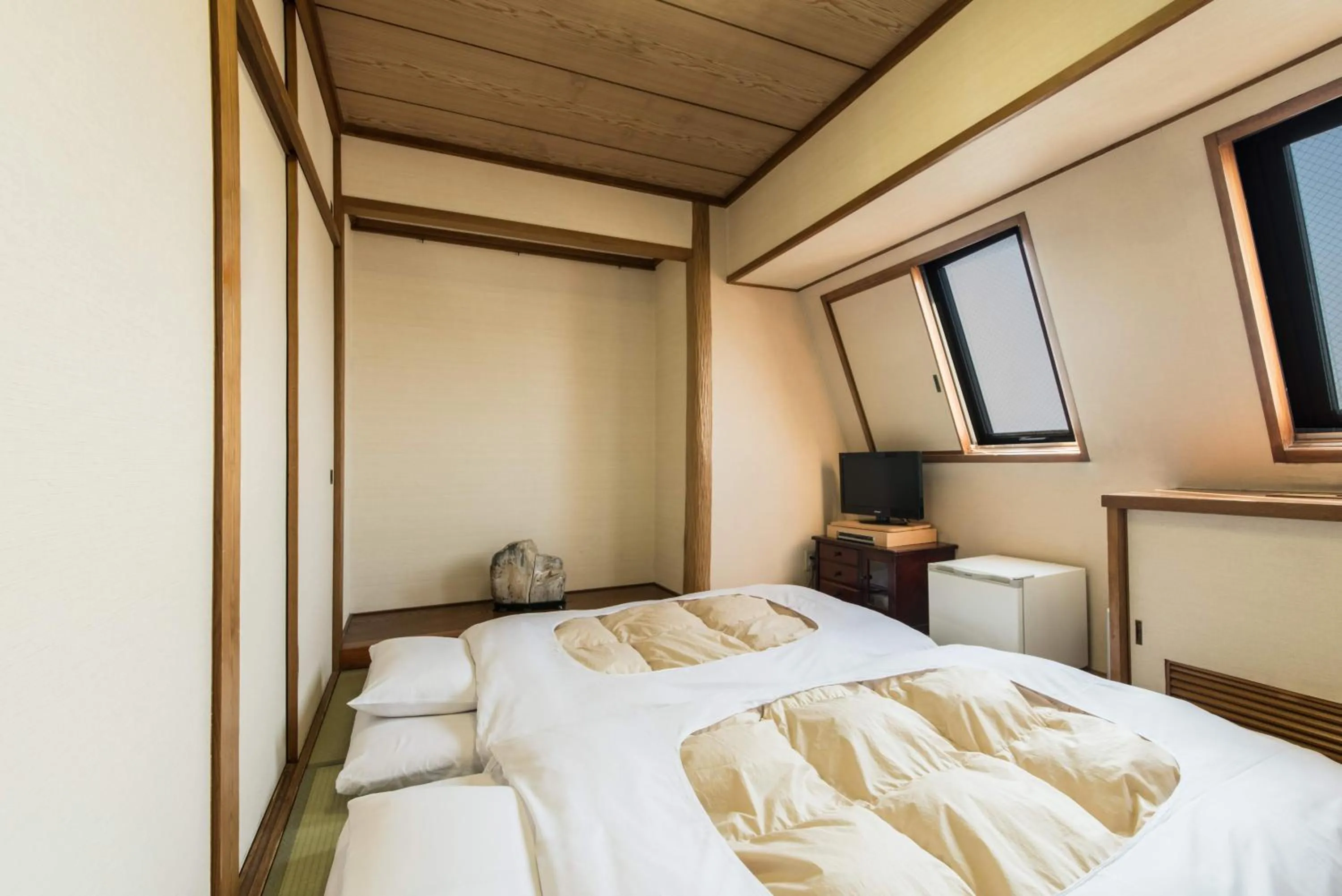 Bedroom, Bed in the b sangenjaya