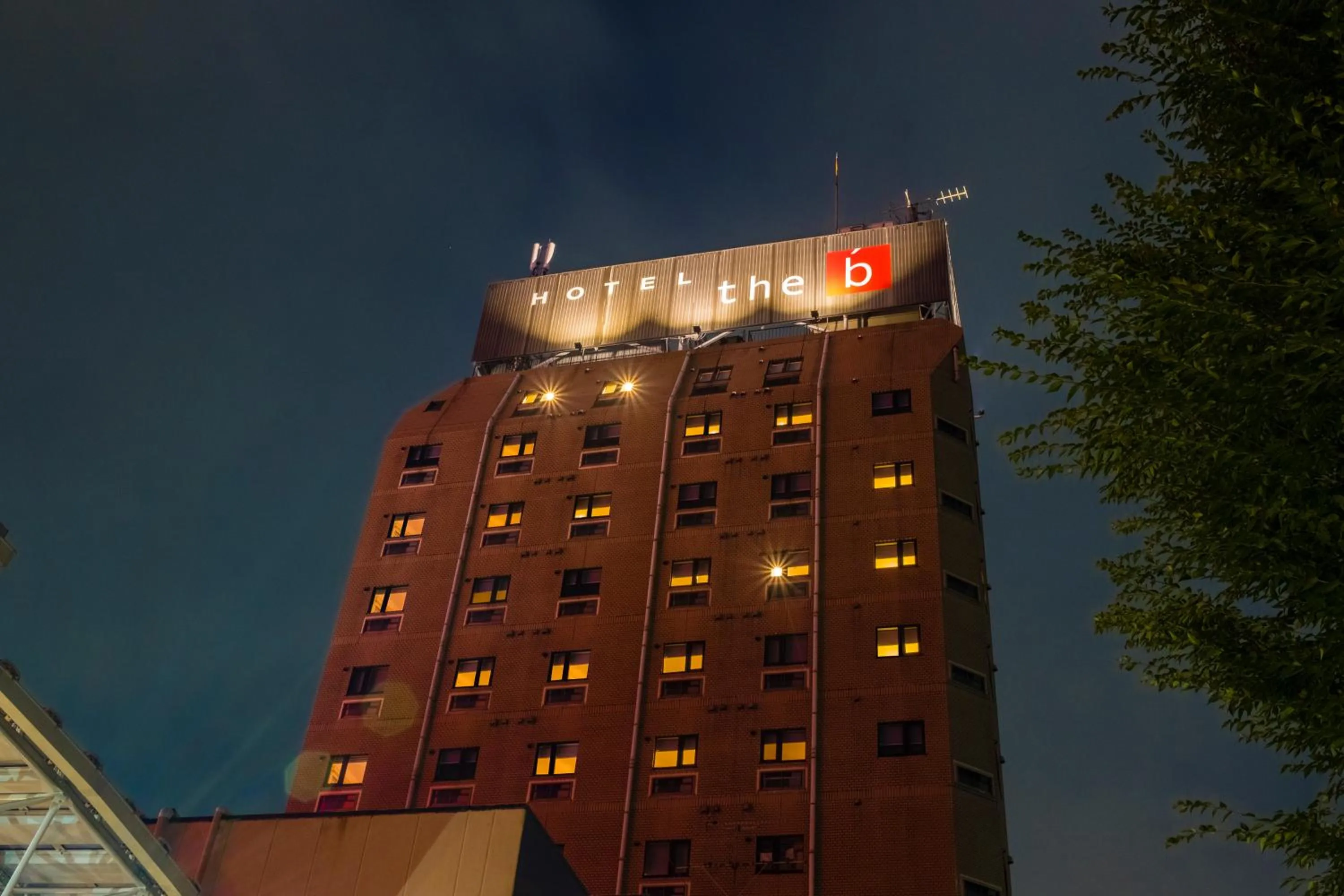 Facade/entrance in the b sangenjaya