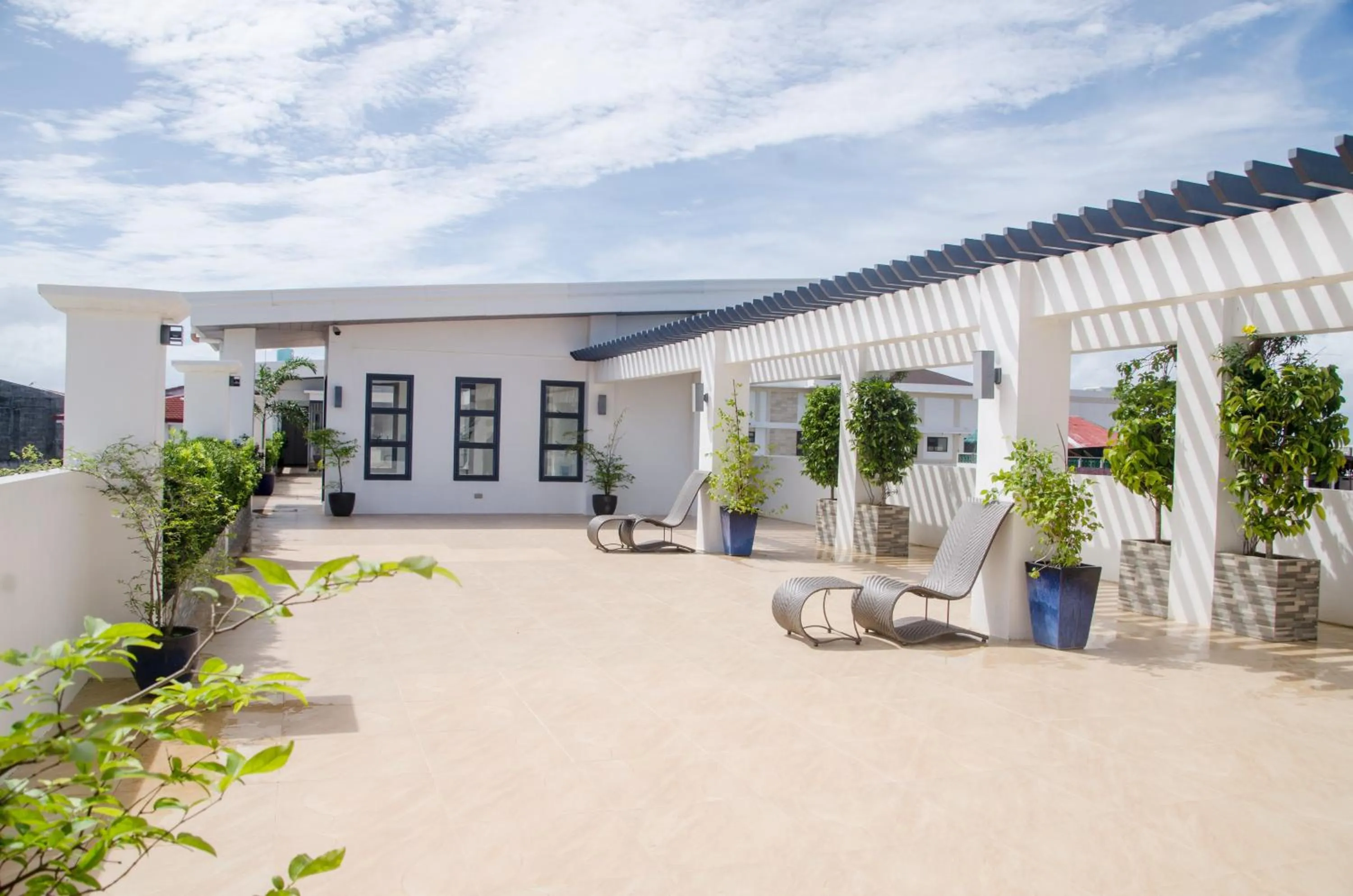 Property building in Commander Suites de Boracay