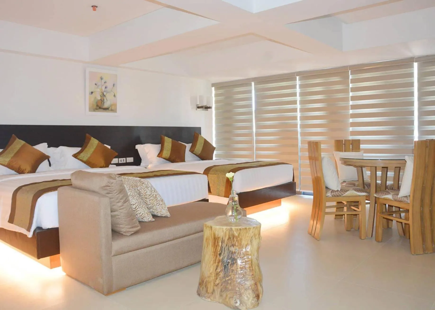 Photo of the whole room, Bed in Commander Suites de Boracay