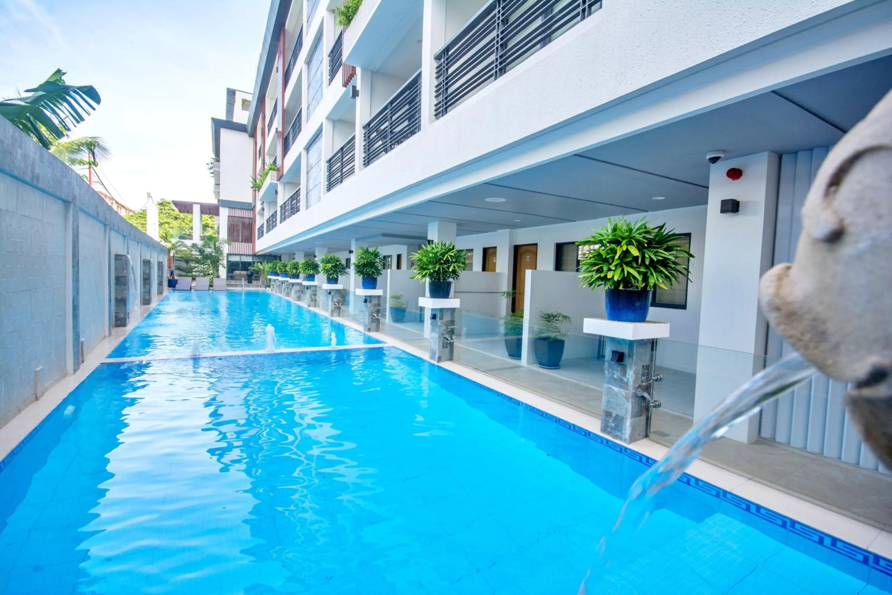 Property building in Commander Suites de Boracay