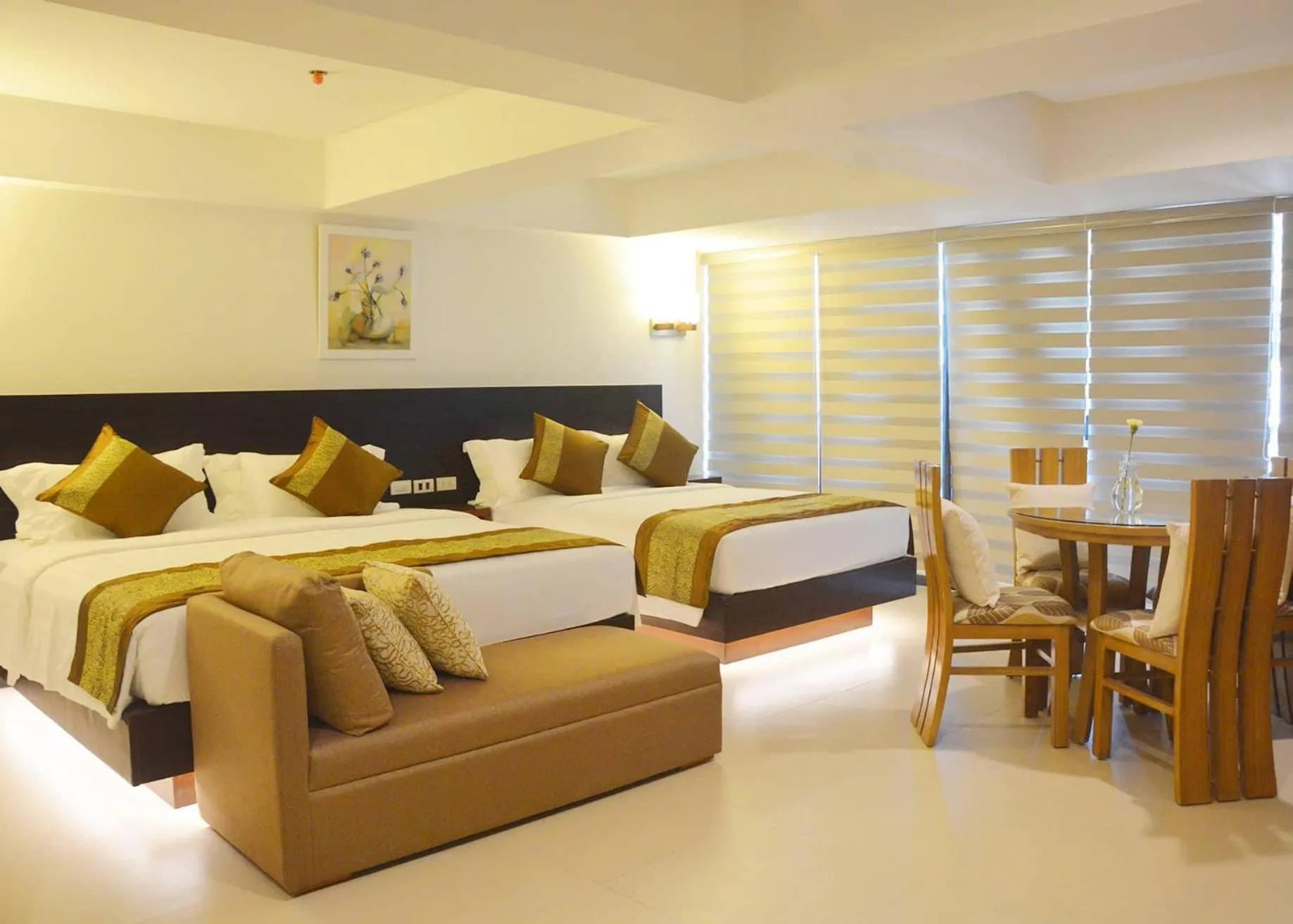 Photo of the whole room, Bed in Commander Suites de Boracay