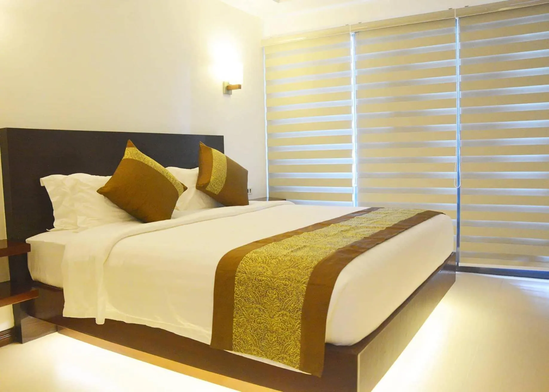 Bedroom, Bed in Commander Suites de Boracay