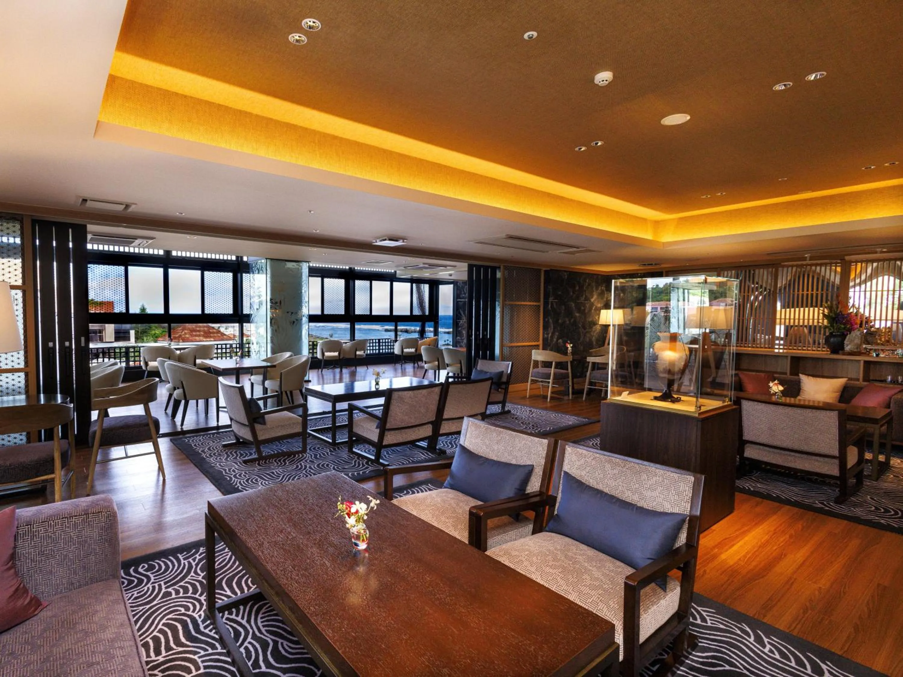 Lounge or bar in Hotel Shigira Mirage